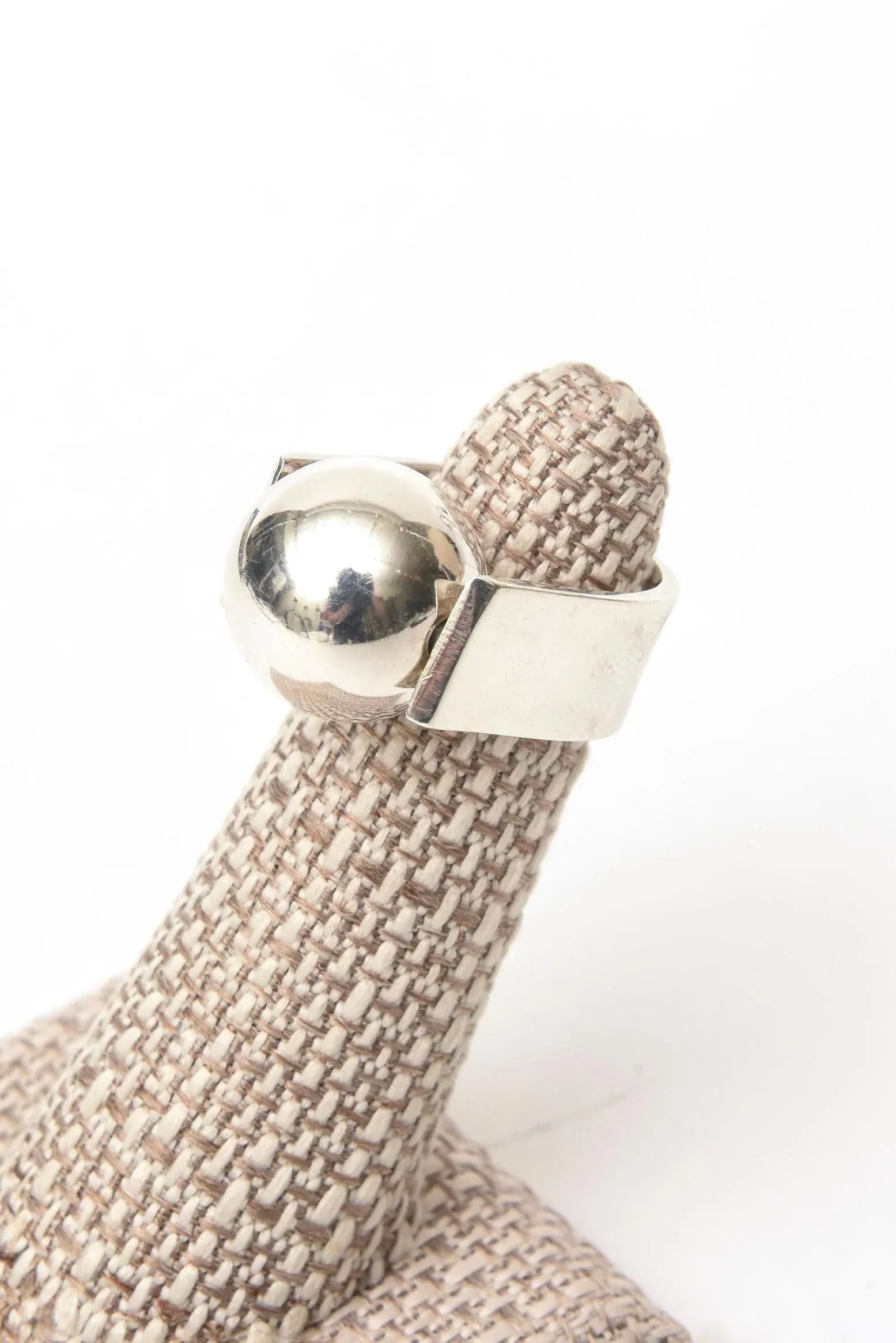 Signed Susan Cummings Sterling Silver Sculptural Ball Ring Size 6 - 7