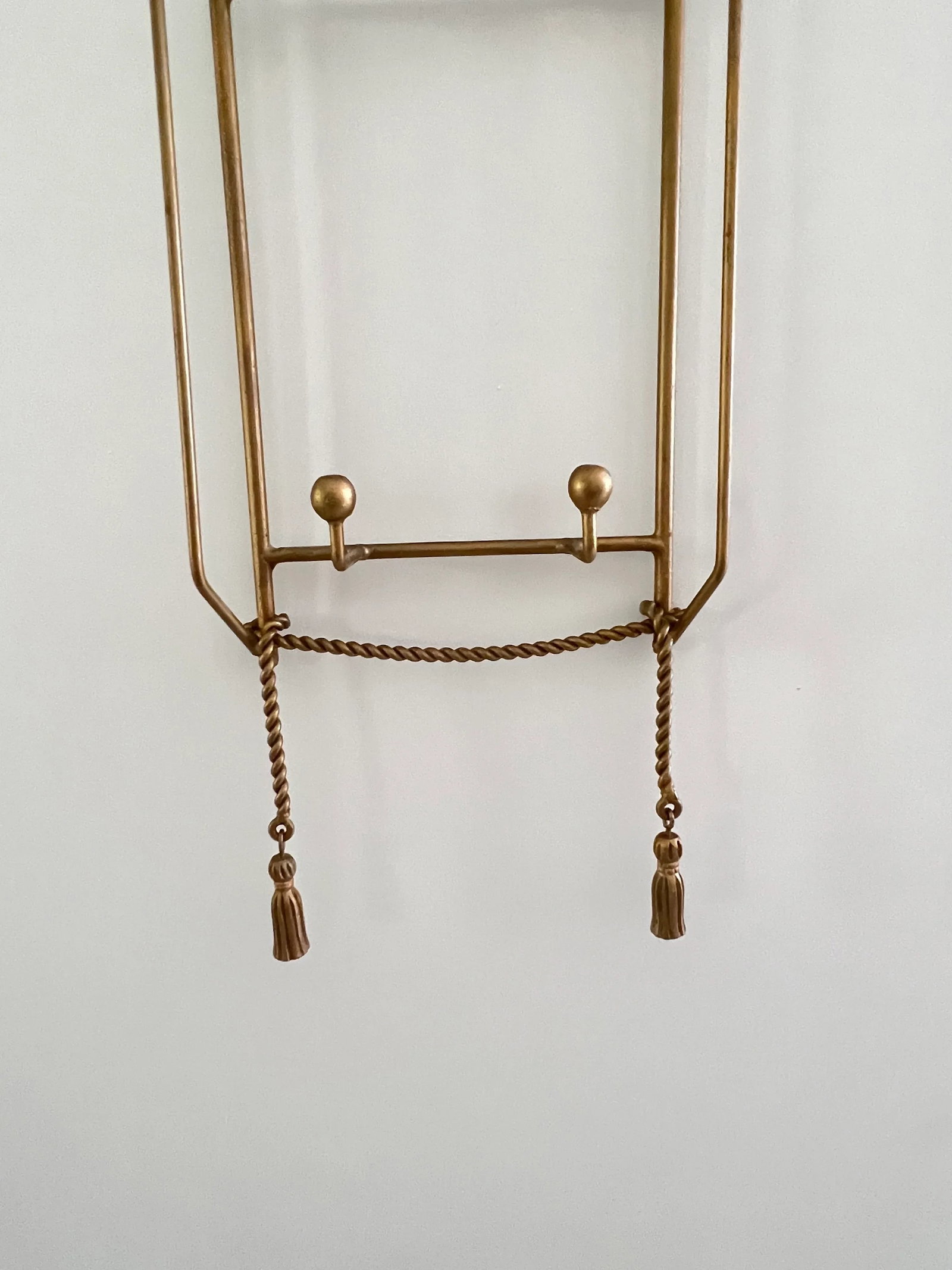 Vintage Hollywood Regency Italian Style Tassels Golden Wall Hanging Slim Vertical Cast Iron Rack Hol - 6