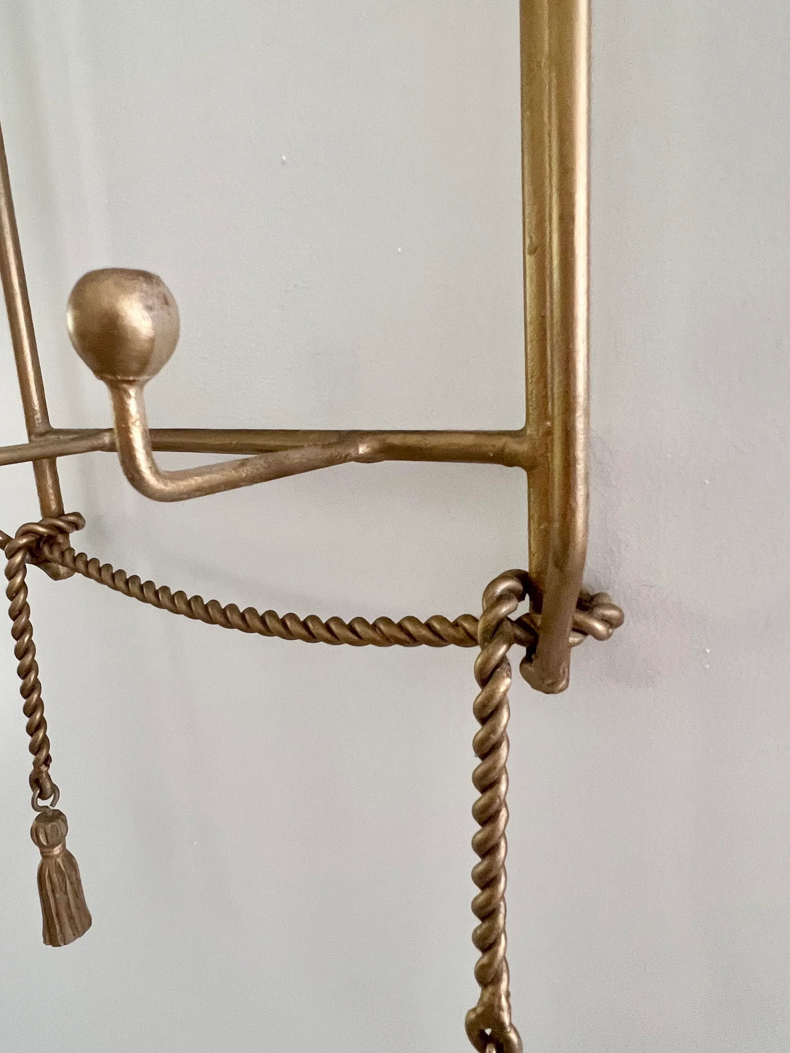 Vintage Hollywood Regency Italian Style Tassels Golden Wall Hanging Slim Vertical Cast Iron Rack Hol - 7