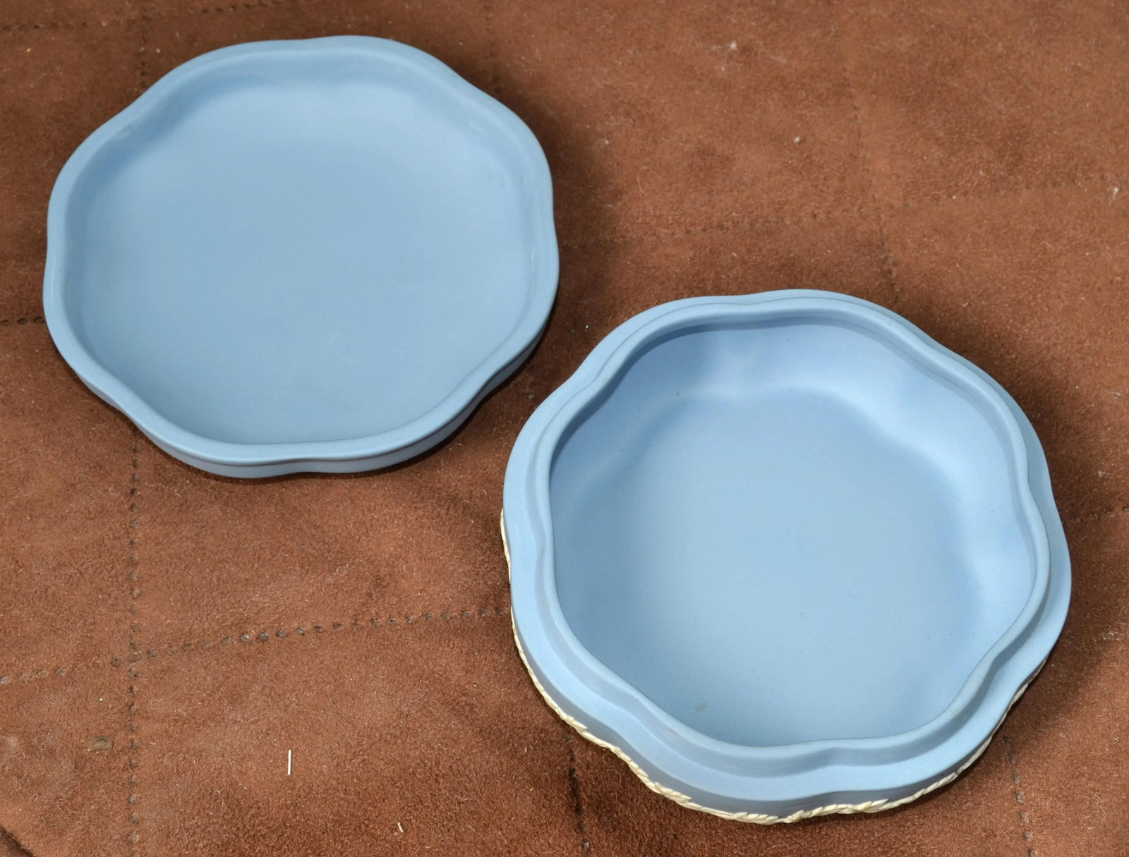 Wedgwood English Jasperware Pale Blue & Antique White Neoclassical Jewelry Trinket Box - 12
