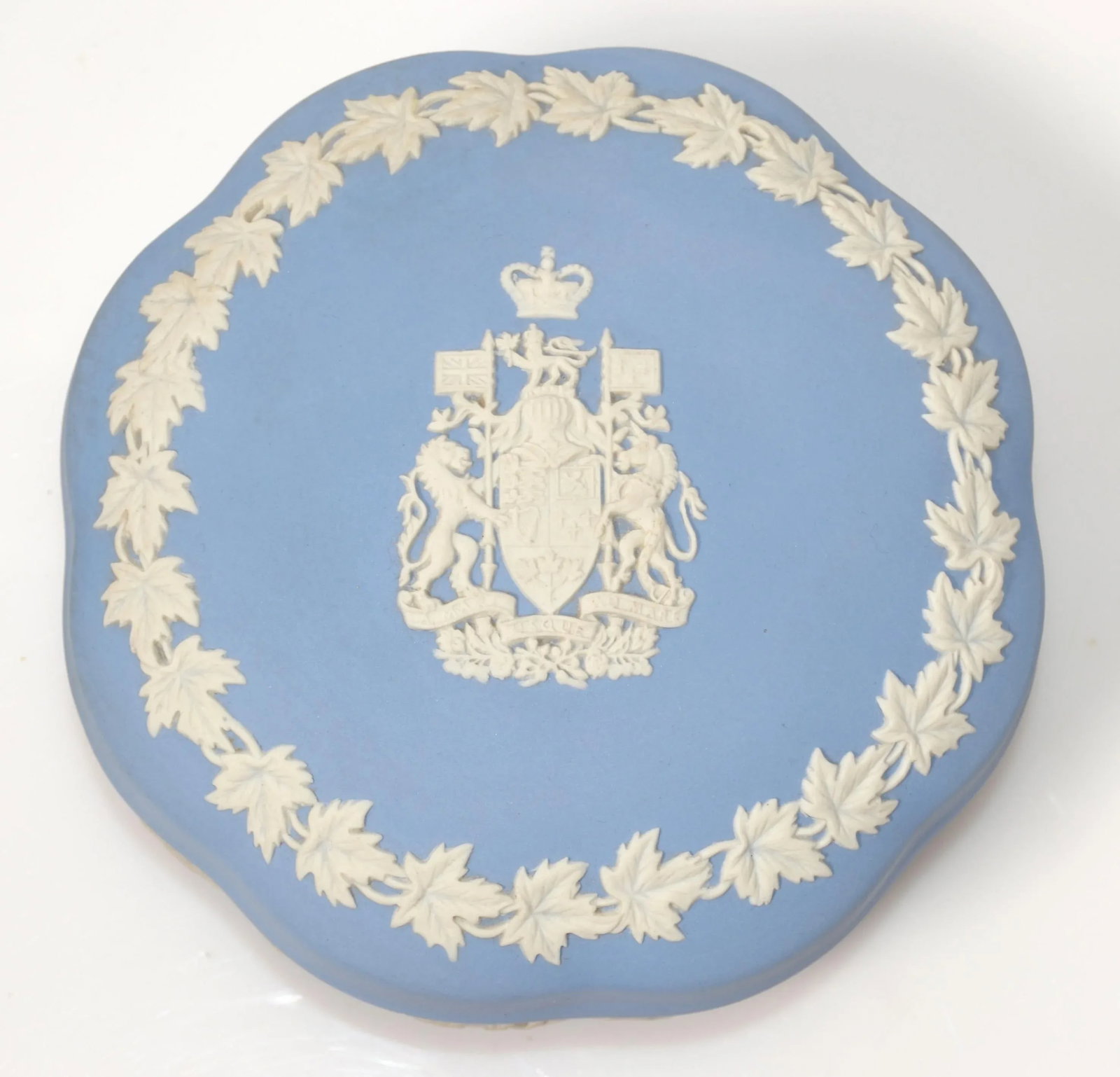 Wedgwood English Jasperware Pale Blue & Antique White Neoclassical Jewelry Trinket Box - 9