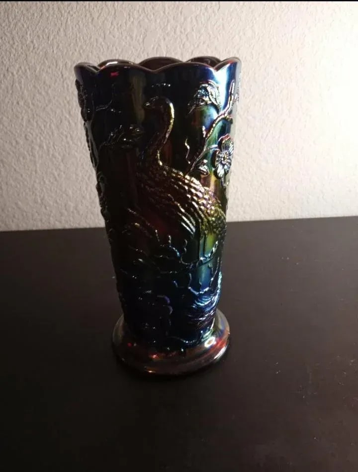 1970s Marked Fenton Amethyst Carnival Glass Peacock Ruffled Vase - 2