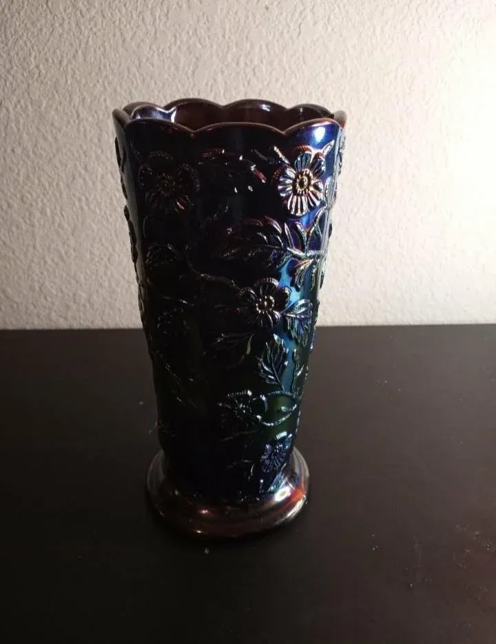 1970s Marked Fenton Amethyst Carnival Glass Peacock Ruffled Vase - 6
