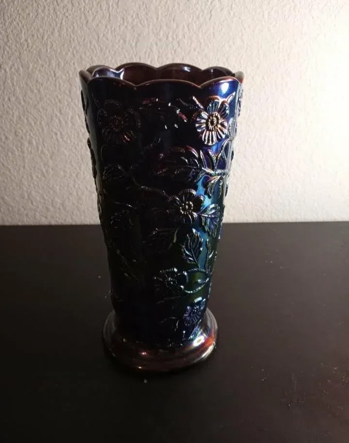1970s Marked Fenton Amethyst Carnival Glass Peacock Ruffled Vase - 7