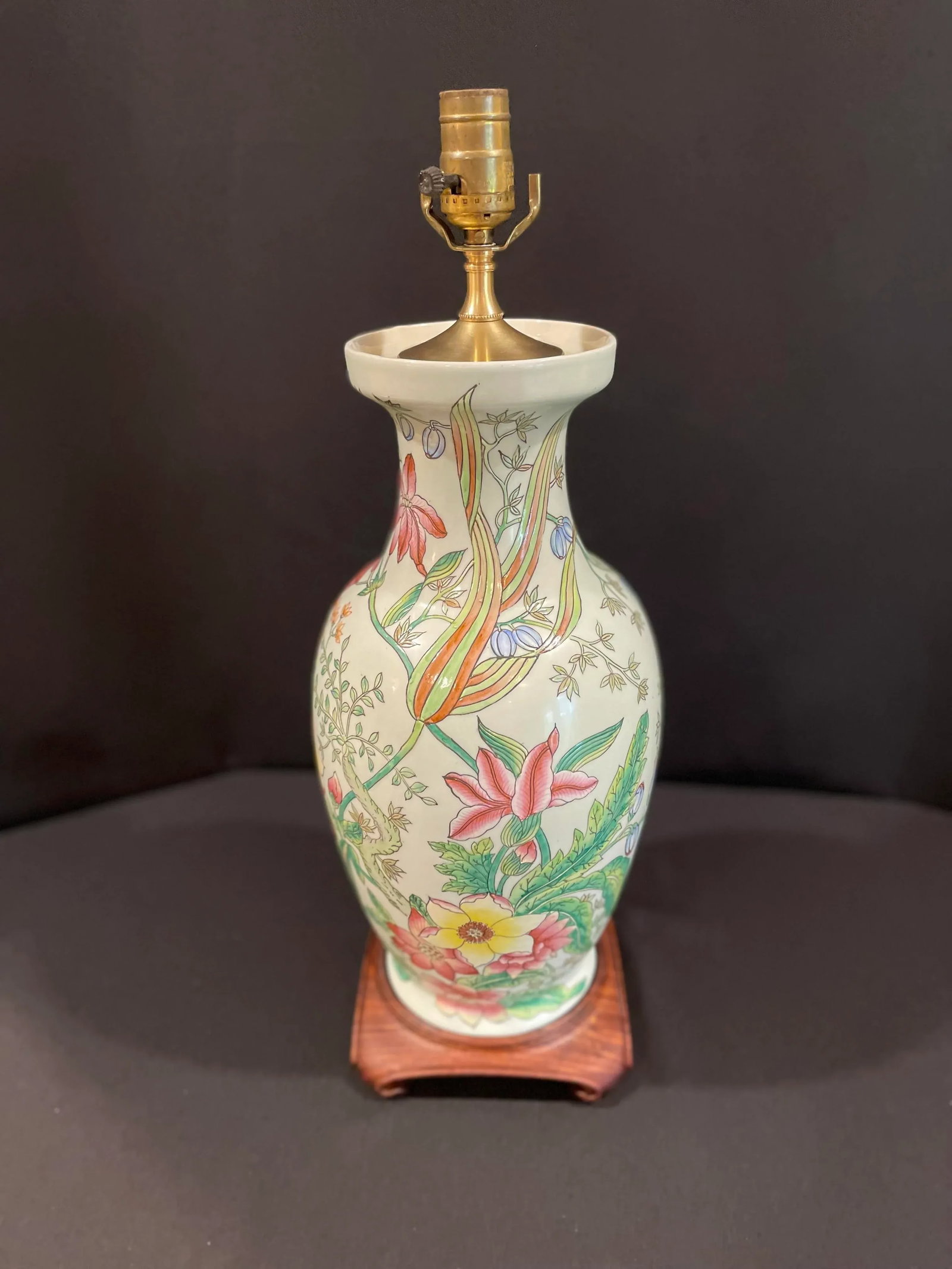 Late 20th Century Floral Ceramic Table Lamp With Celadon Glaze, Mahogany Base and Solid Brass Lid - 12
