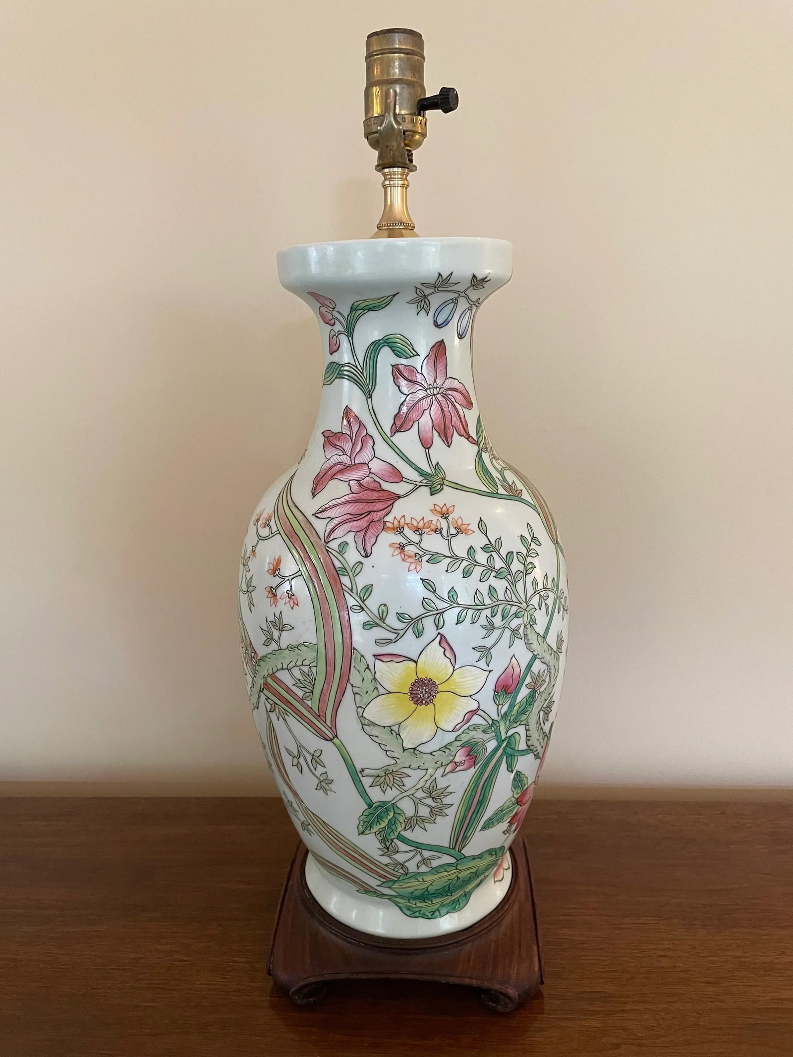 Late 20th Century Floral Ceramic Table Lamp With Celadon Glaze, Mahogany Base and Solid Brass Lid - 2
