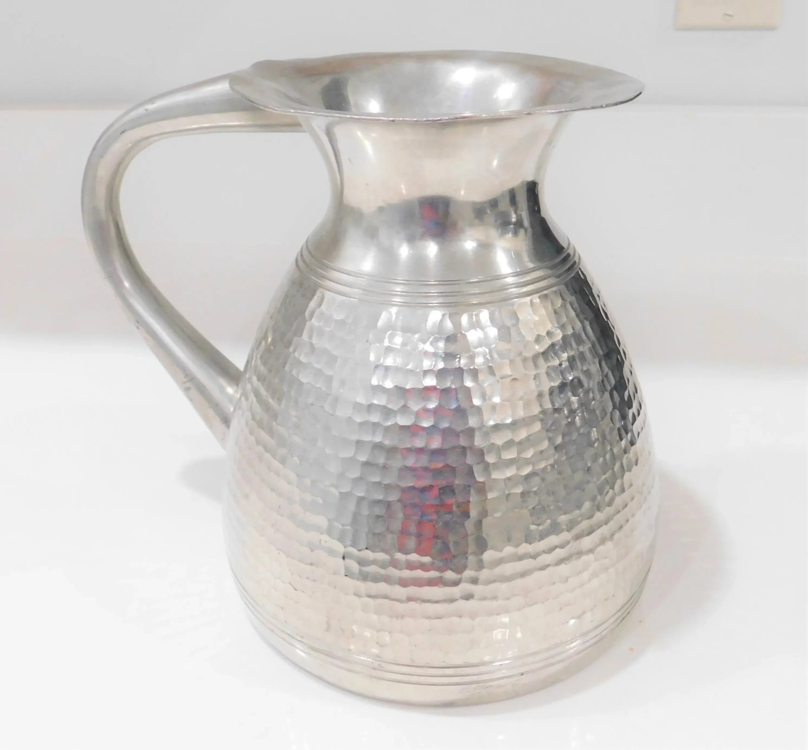 Pewter t.k.f. Banka Tinwerk Indonesian Hammered Art Deco Pewter Pitcher and Eight Tankard Set - 5