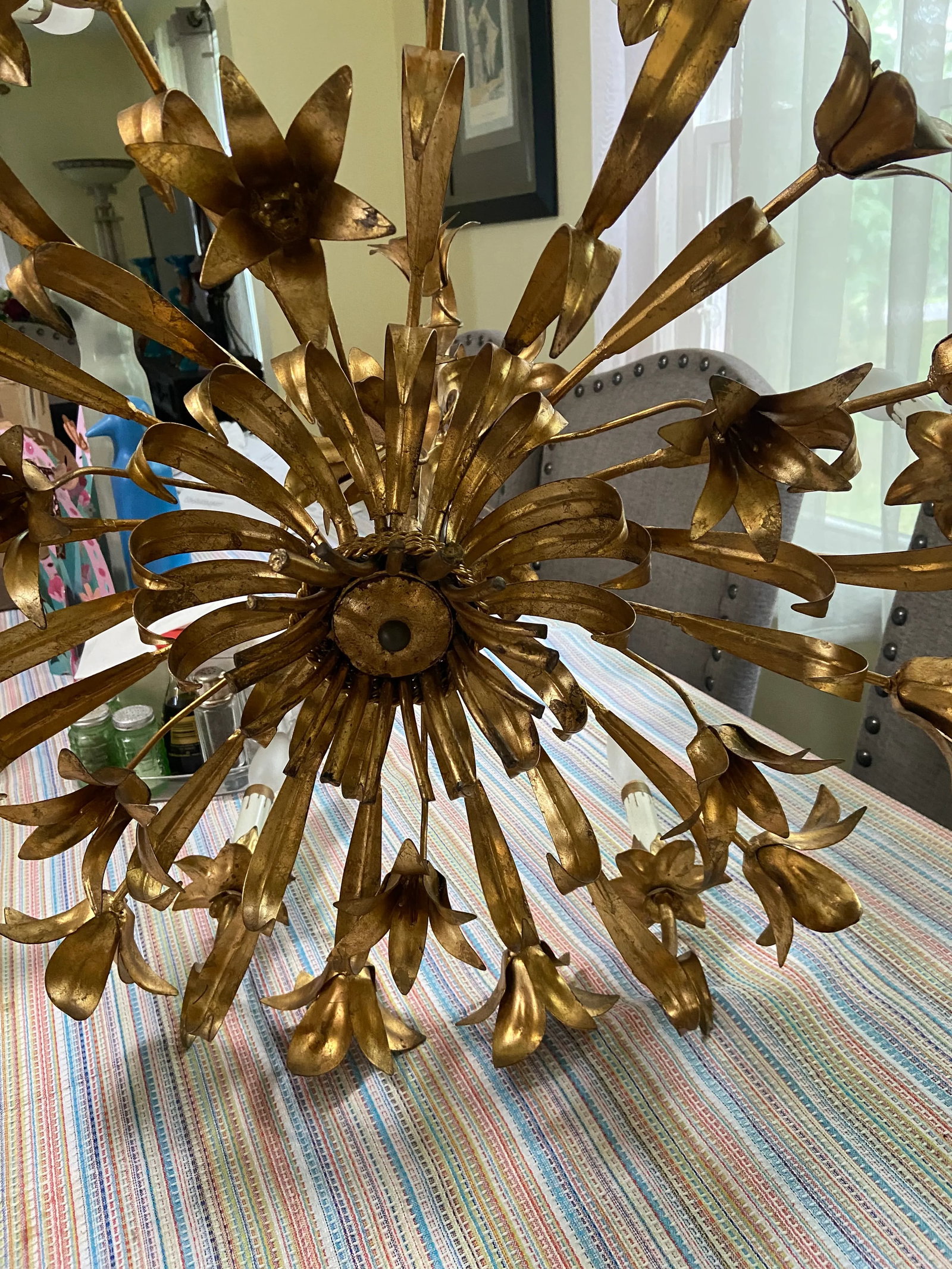 Mid 20th Century Gold Gilt Italian Tole Lily 6-Light Chandelier - 11