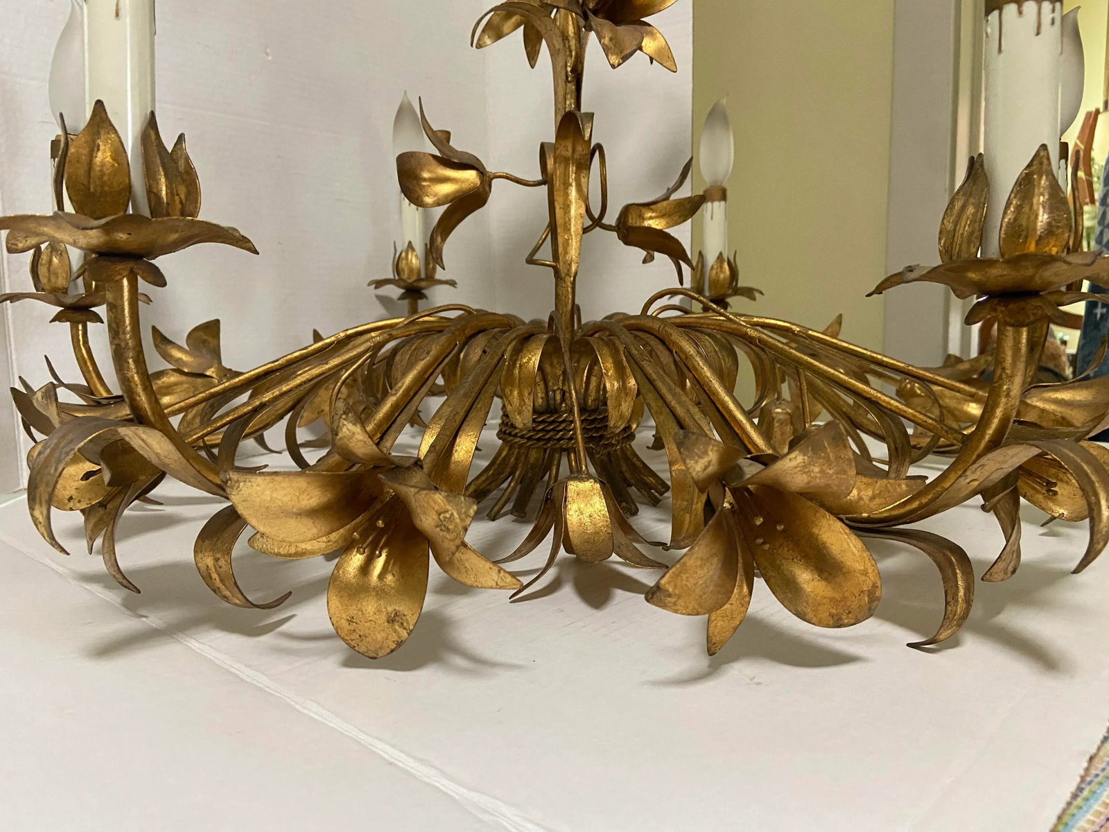 Mid 20th Century Gold Gilt Italian Tole Lily 6-Light Chandelier - 2