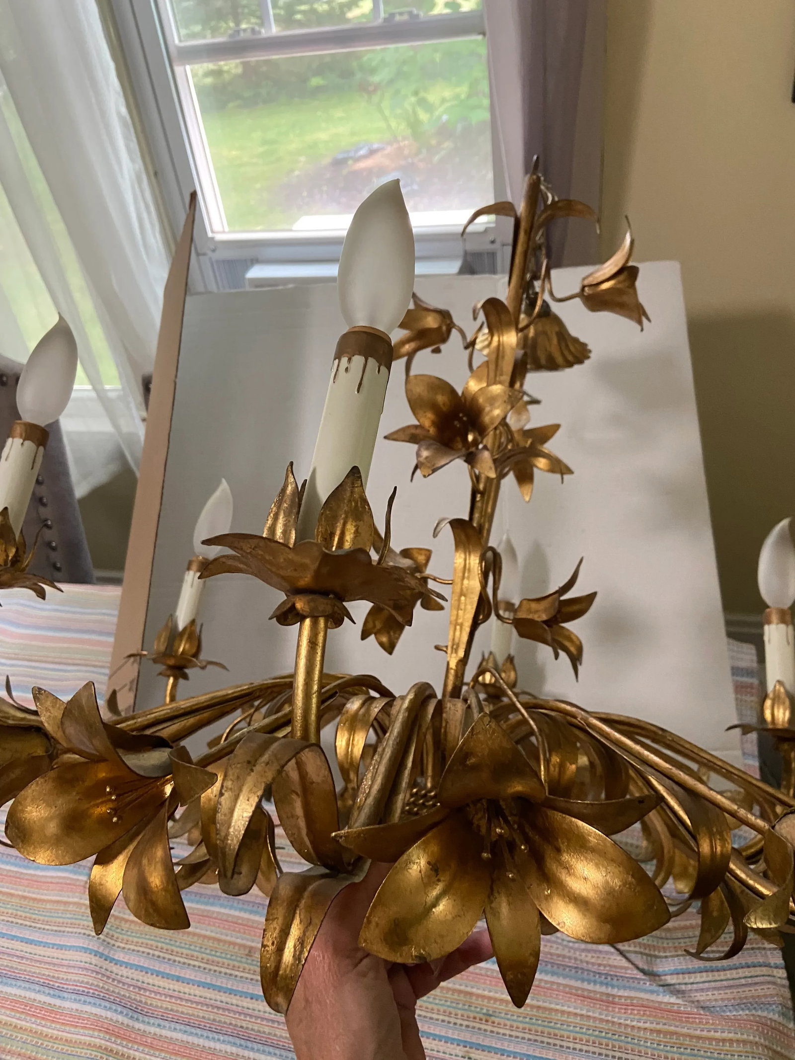 Mid 20th Century Gold Gilt Italian Tole Lily 6-Light Chandelier - 7