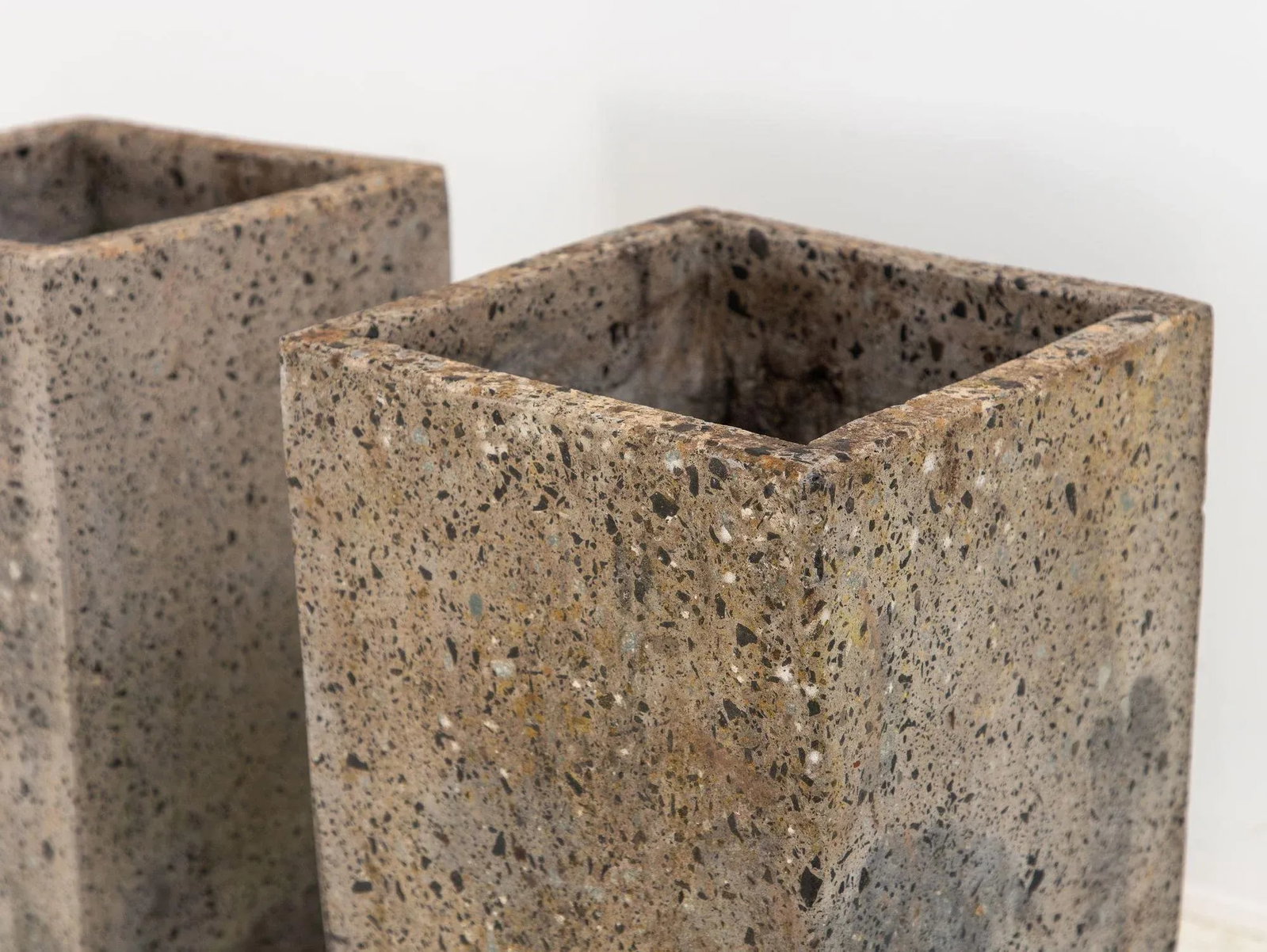 Brutalist Inspired Pair of Mixed Stone Planters, 20th Century - 6