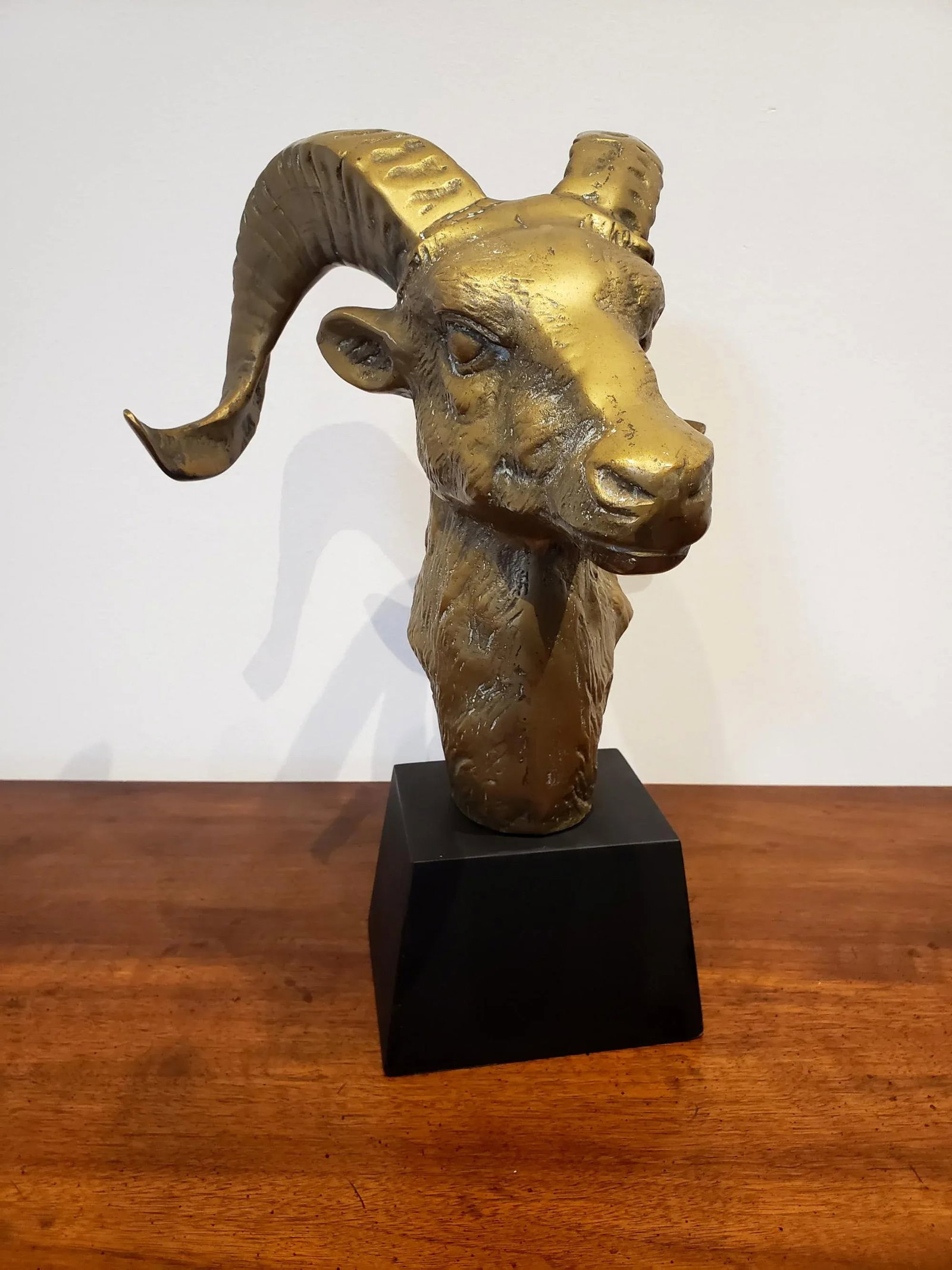 Large Mid Century Brass Rams Head Desk Sculpture - 2