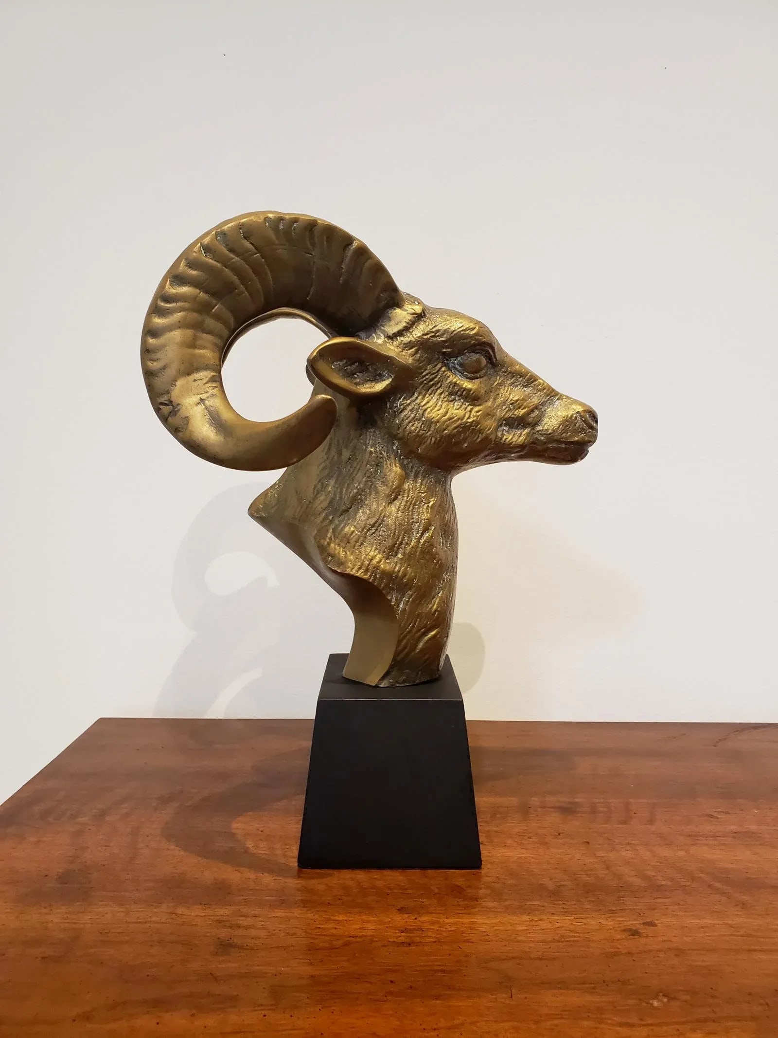 Large Mid Century Brass Rams Head Desk Sculpture - 5