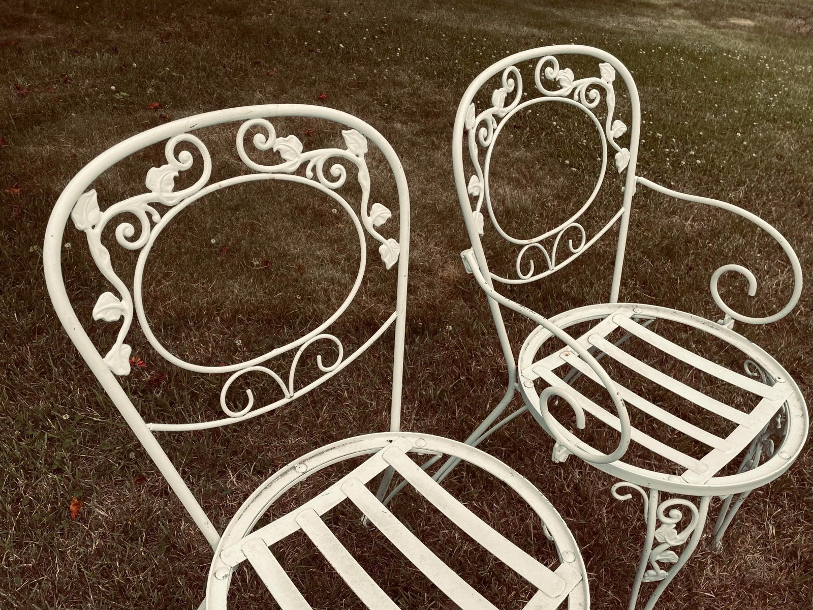 Vintage Victorian Style Chantilly Rose Pattern Wrought Iron Patio Table Base & 4 Chairs - 4