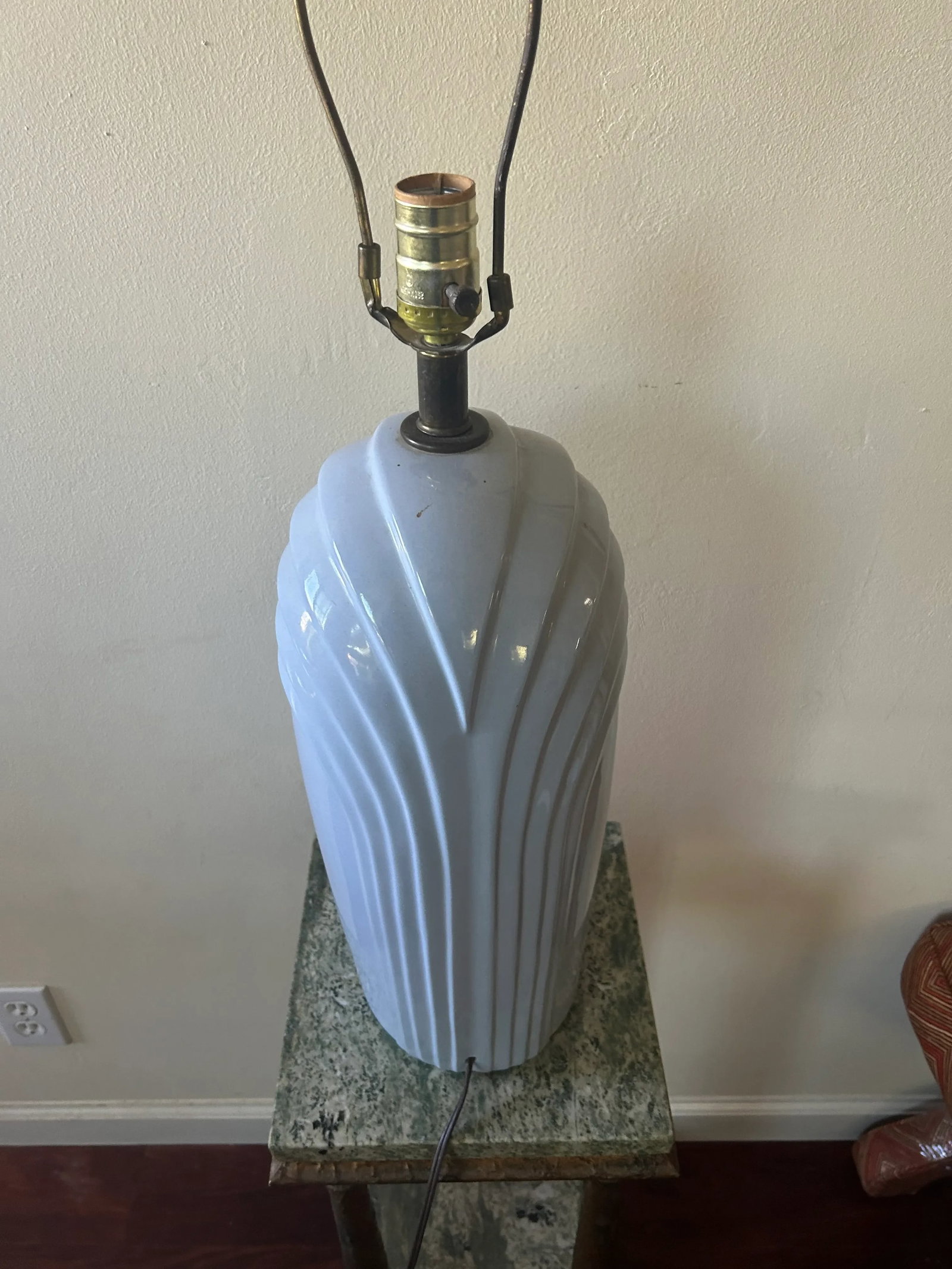 Art Deco Revival Table Lamp in Periwinkle Blue - Perfect for Coastal Decor - 1980's - 3