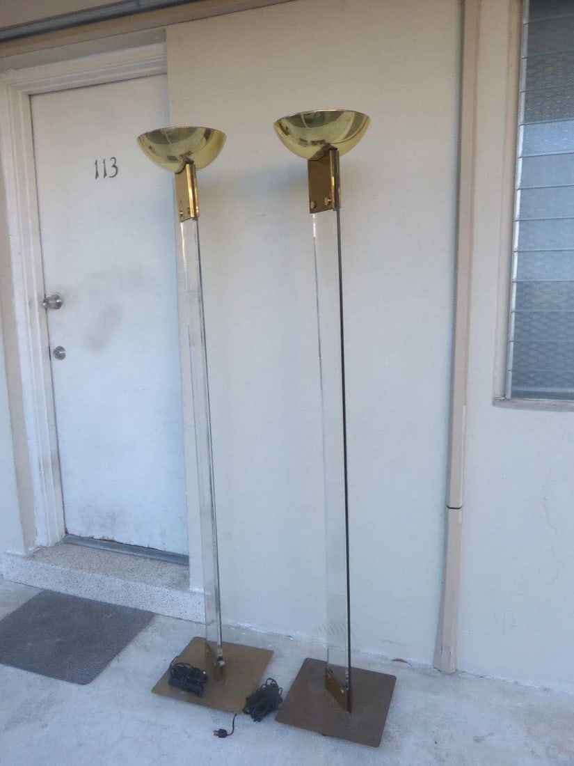 1970s Italian Architectural Skyscraper Lucite and Brass Floor Lamps - a Pair - 2