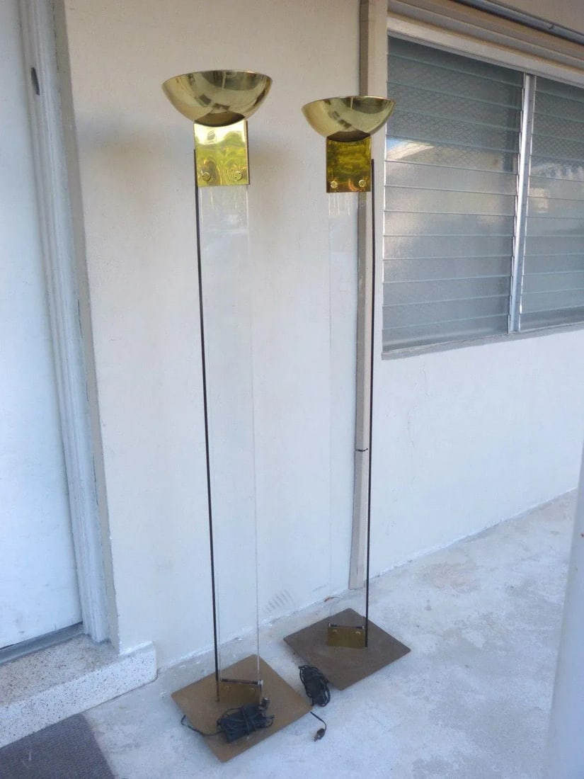 1970s Italian Architectural Skyscraper Lucite and Brass Floor Lamps - a Pair - 3