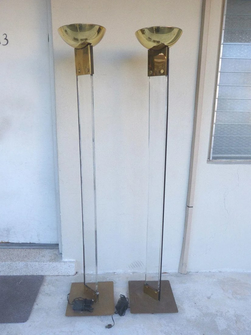 1970s Italian Architectural Skyscraper Lucite and Brass Floor Lamps - a Pair - 9