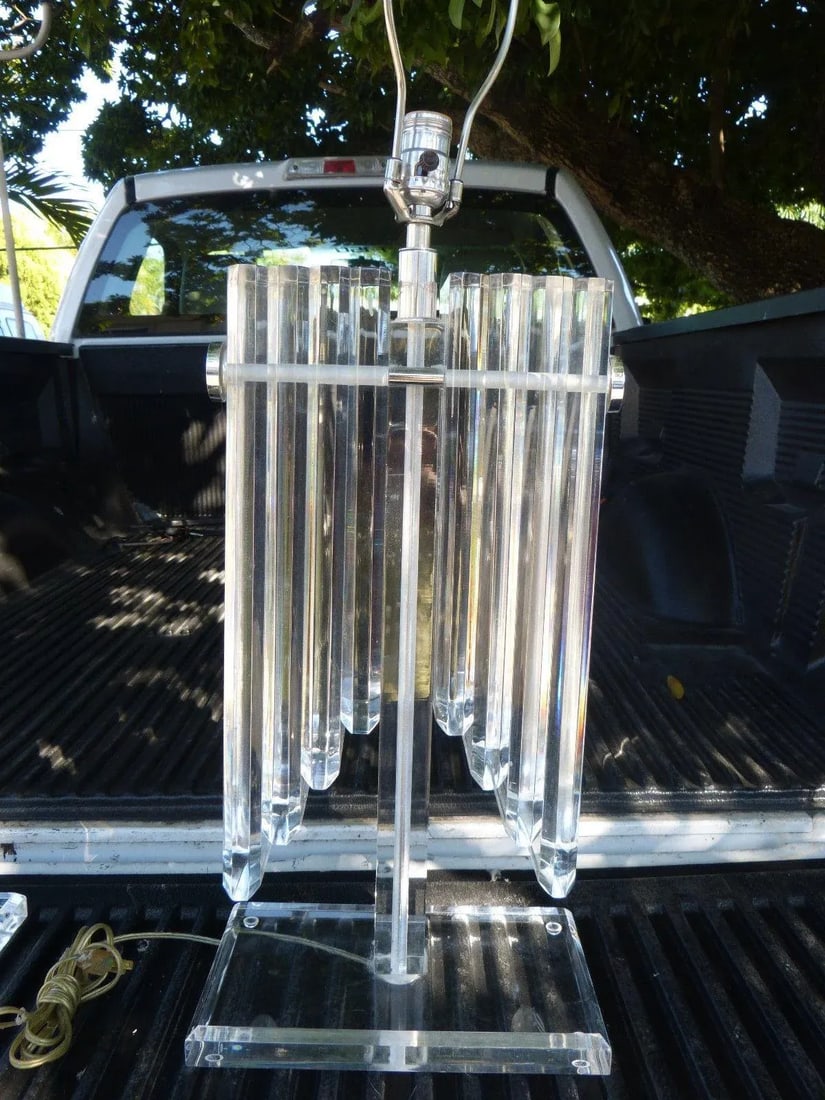 1970s Vintage Stacked Angel Wing Lucite Lamps - A Pair - 4