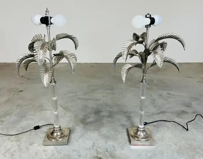 Pair of Elegant Hollywood Regency Glass Bamboo & Palm Lamps by Chapman - 5