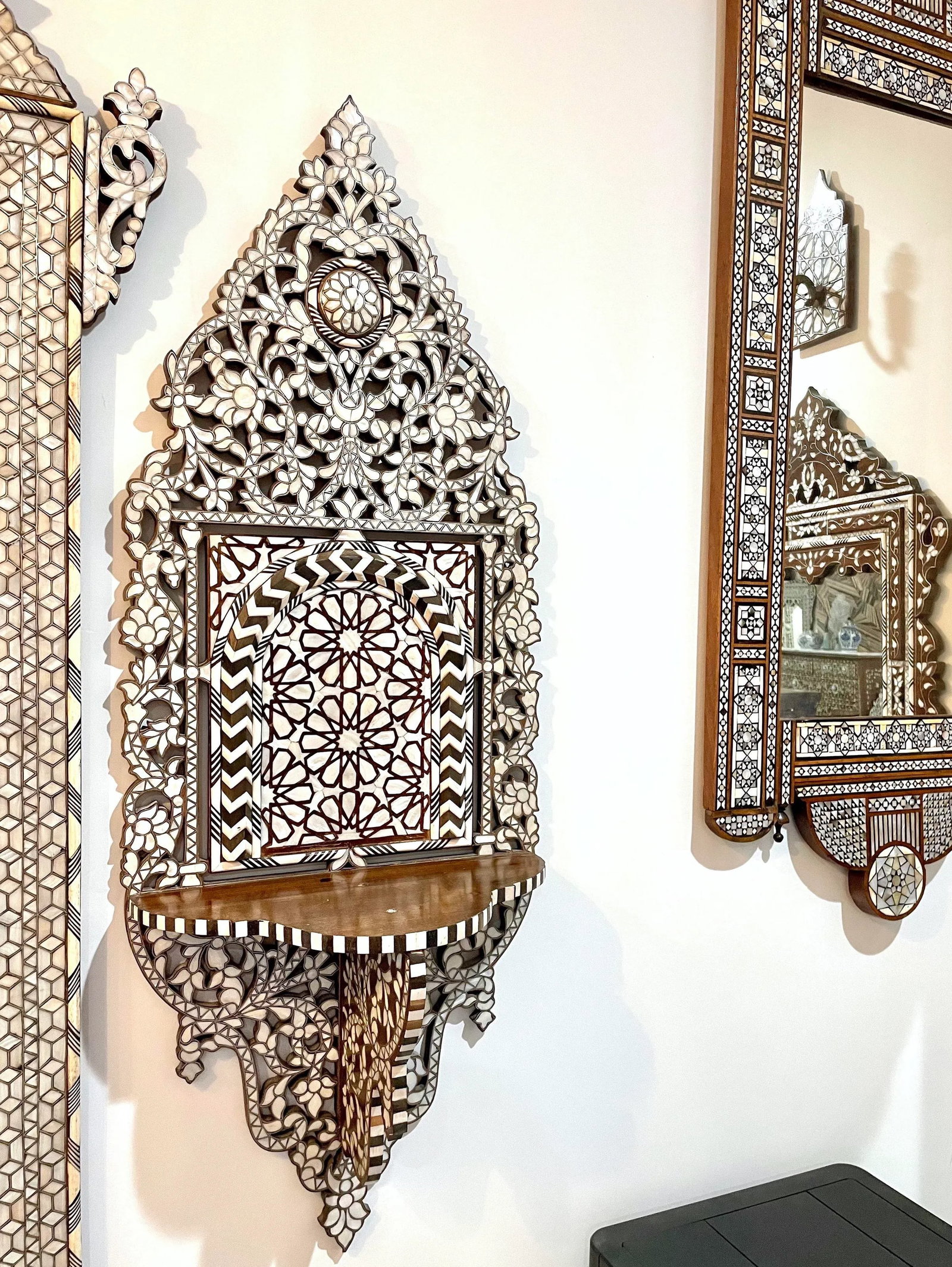 Vintage Mother of Pearl Inlaid Wall Bracket - 3