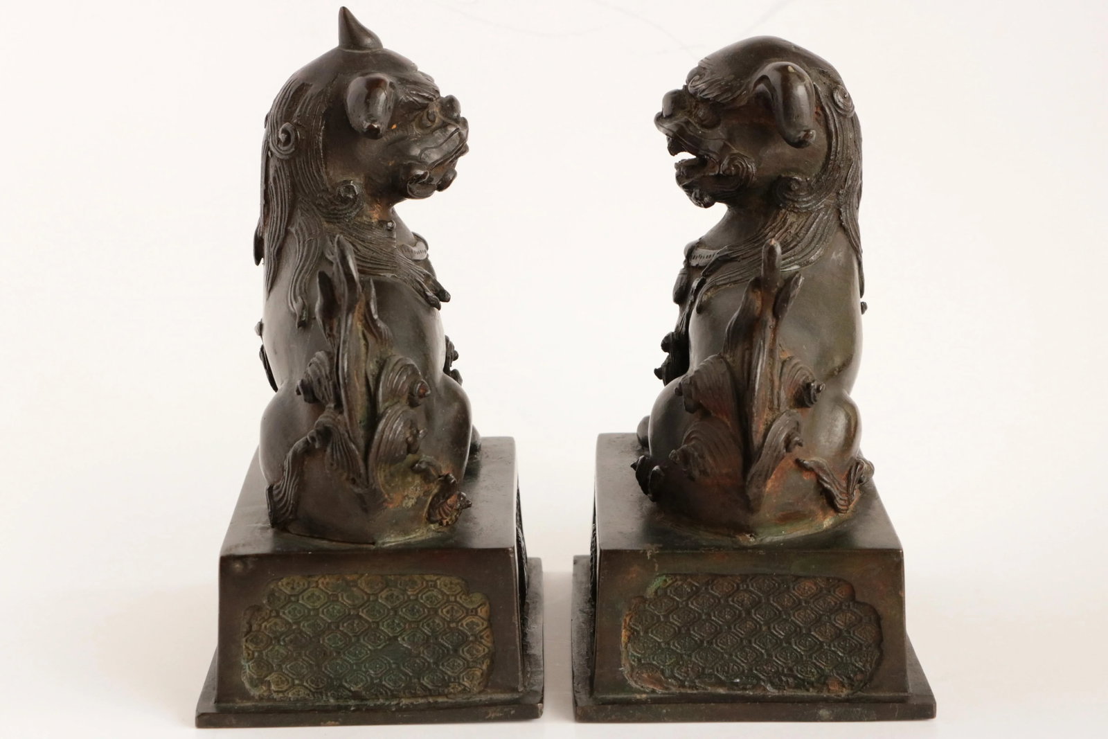 Late 19th Century Meiji Bronze Sitting Guardian Foo Lions - 3