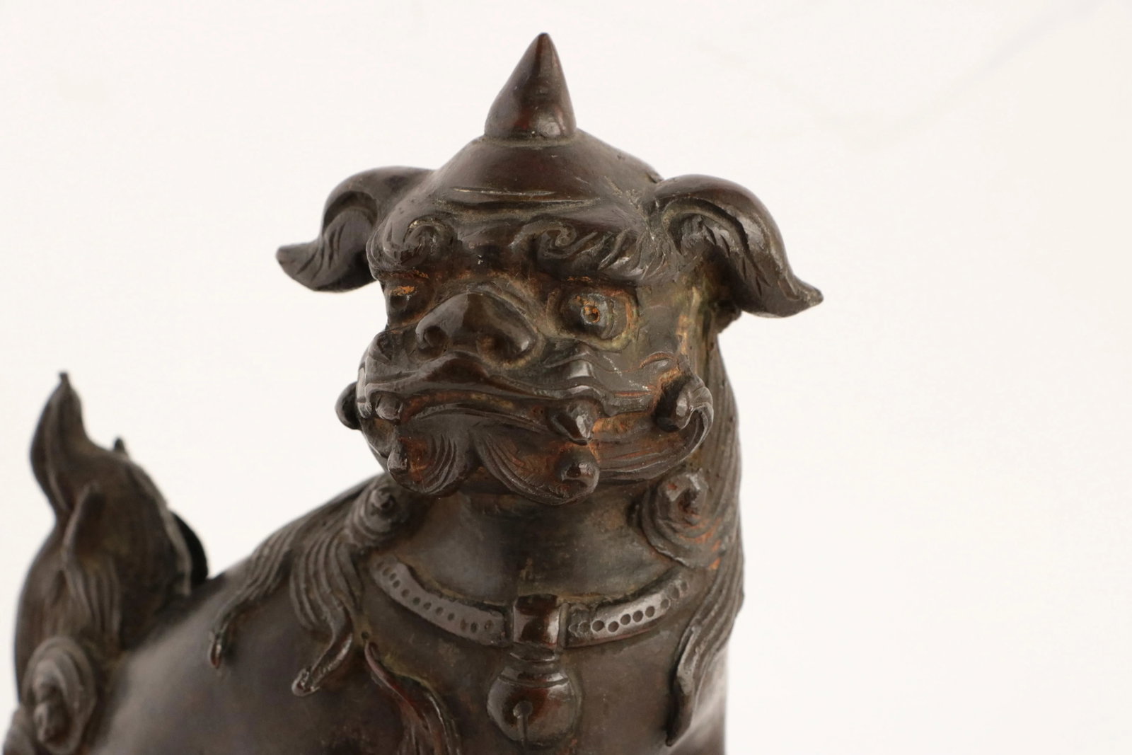 Late 19th Century Meiji Bronze Sitting Guardian Foo Lions - 7