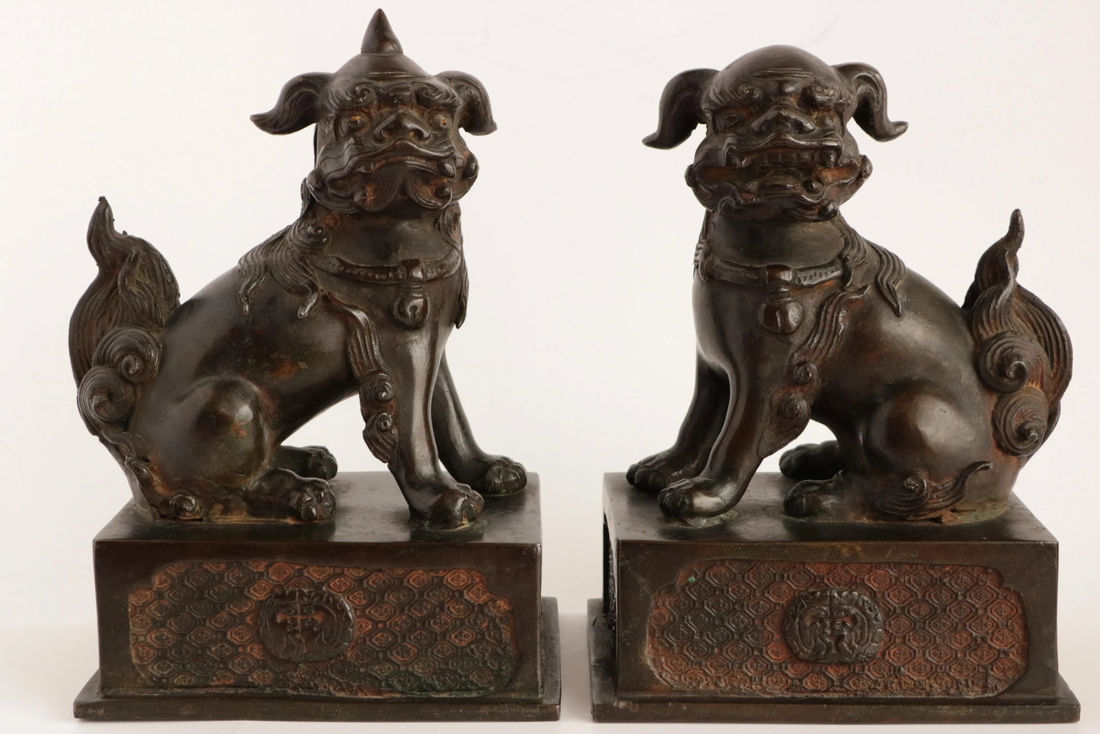 Late 19th Century Meiji Bronze Sitting Guardian Foo Lions - 9