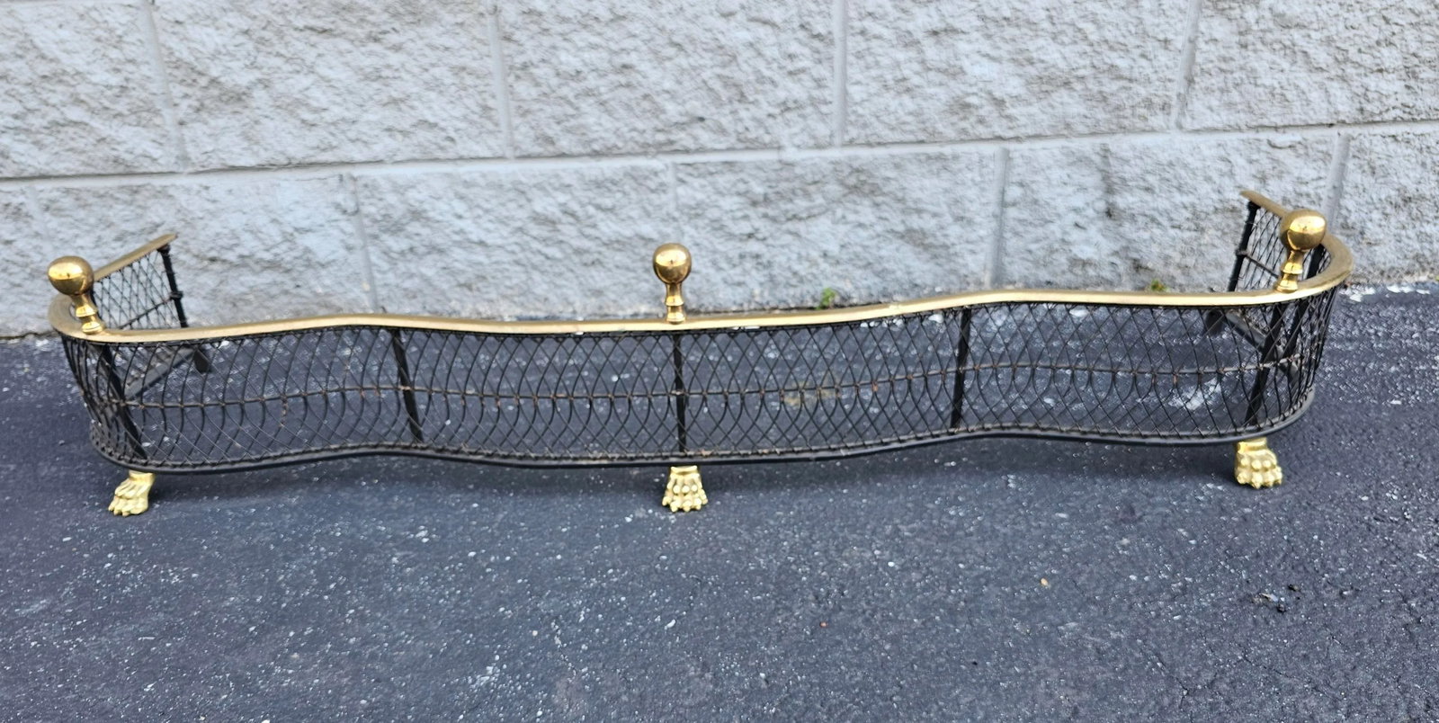 1980s Virginia Metalcrafters Polished Brass and Iron Fireplace Fender - 3