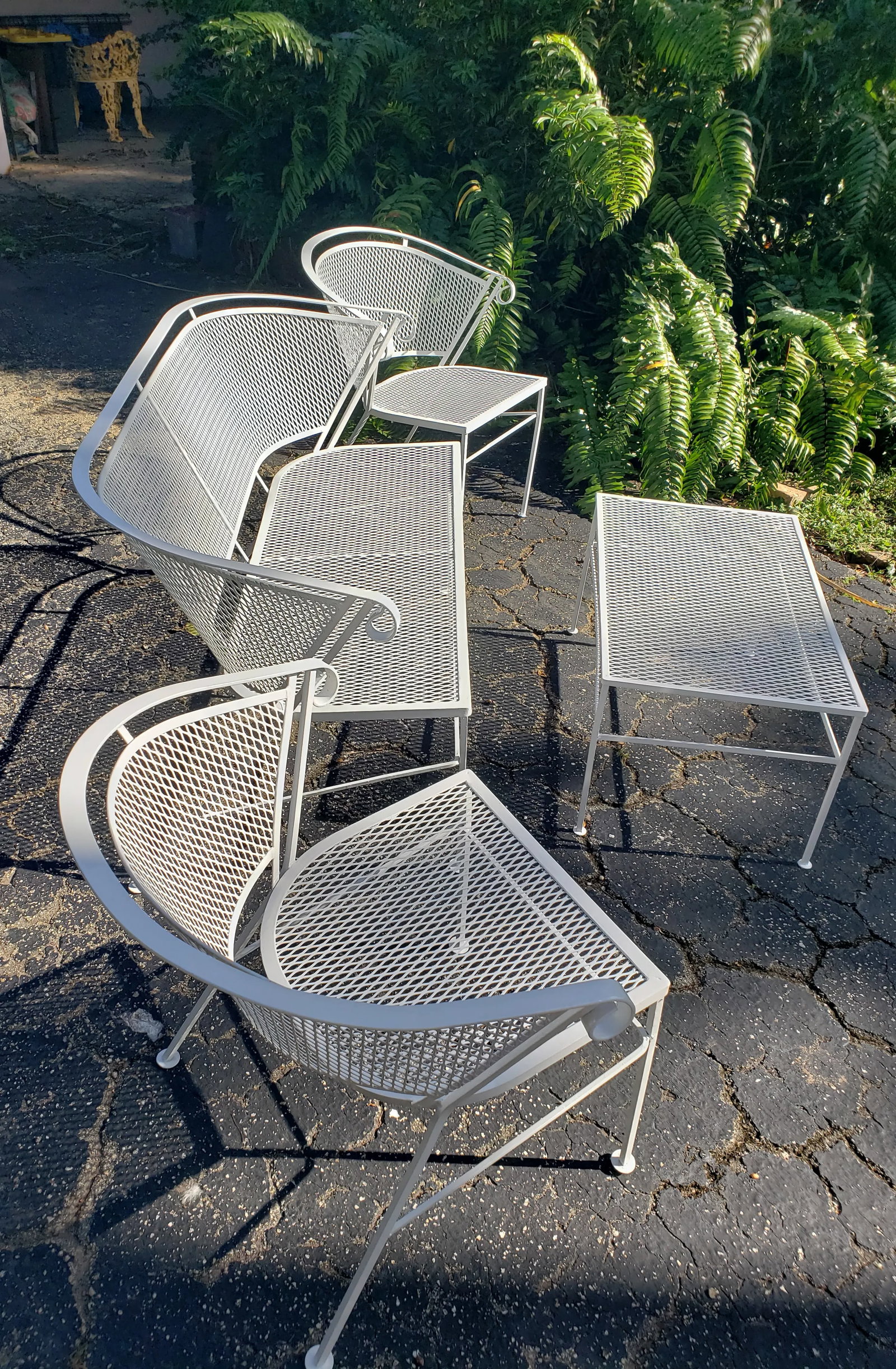 Mid 20th Century Modern Seating Set With Barrel Back Bench, 2 Chairs and Table, Attributed to Woodar - 12