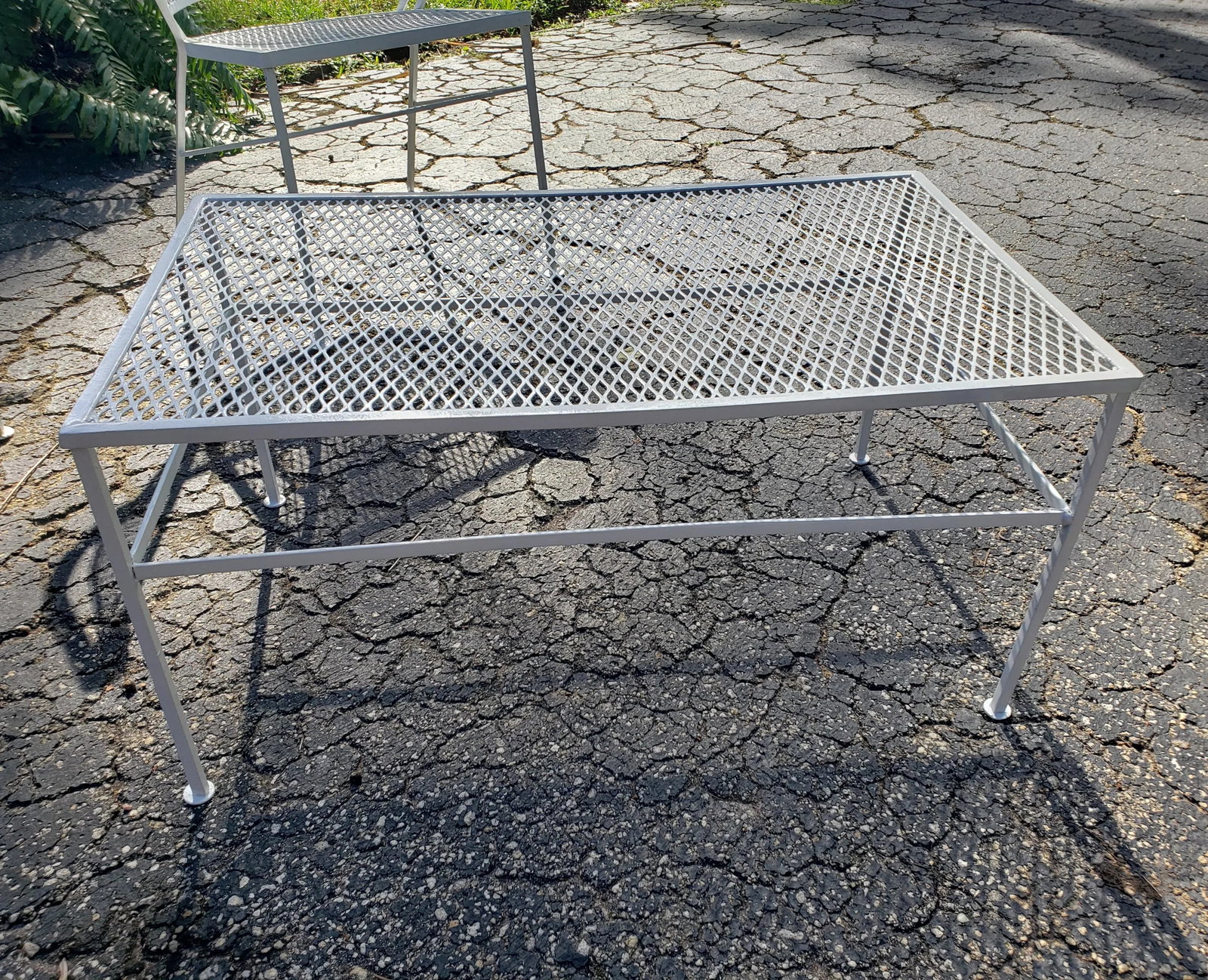 Mid 20th Century Modern Seating Set With Barrel Back Bench, 2 Chairs and Table, Attributed to Woodar - 5