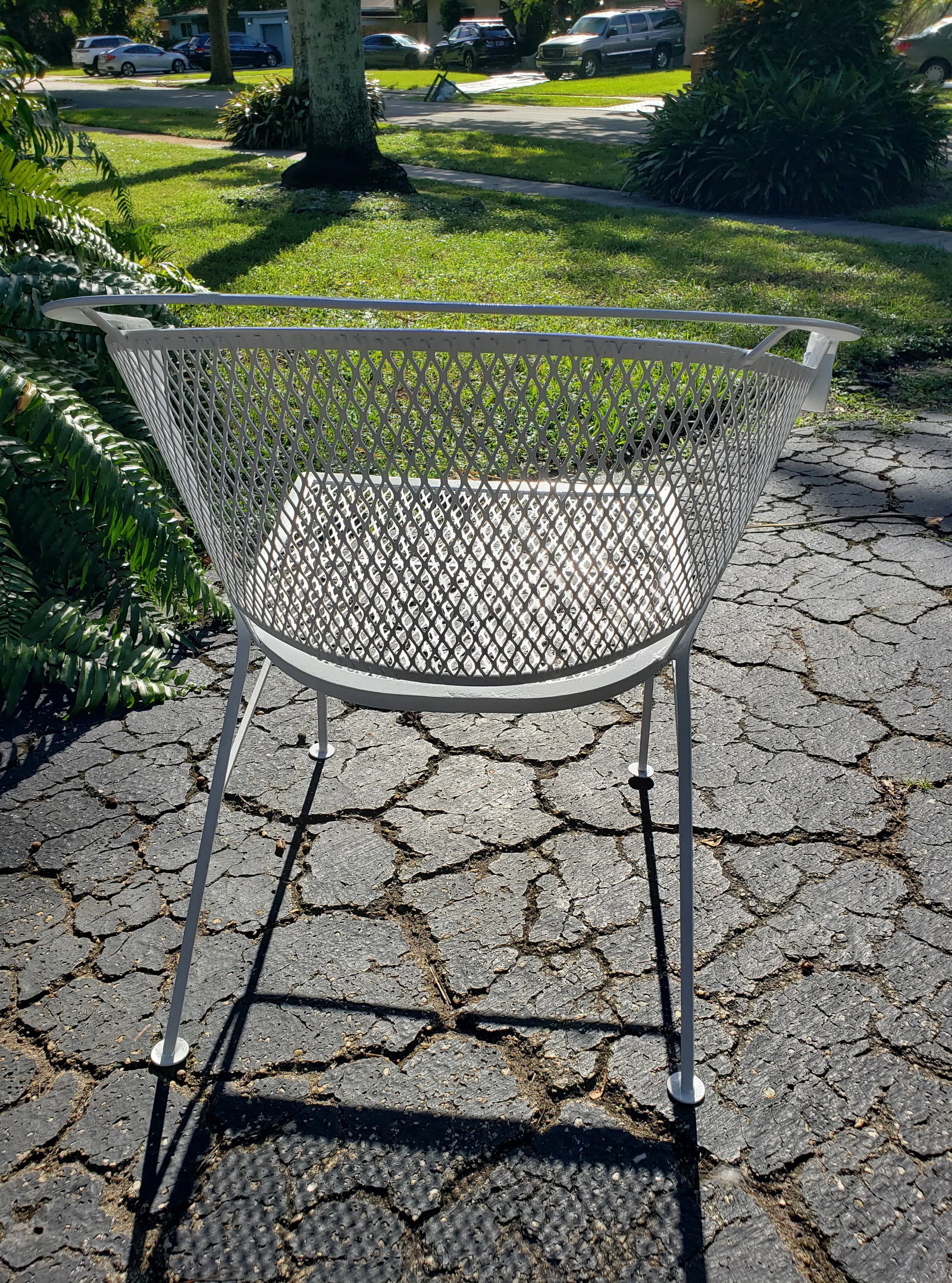 Mid 20th Century Modern Seating Set With Barrel Back Bench, 2 Chairs and Table, Attributed to Woodar - 8