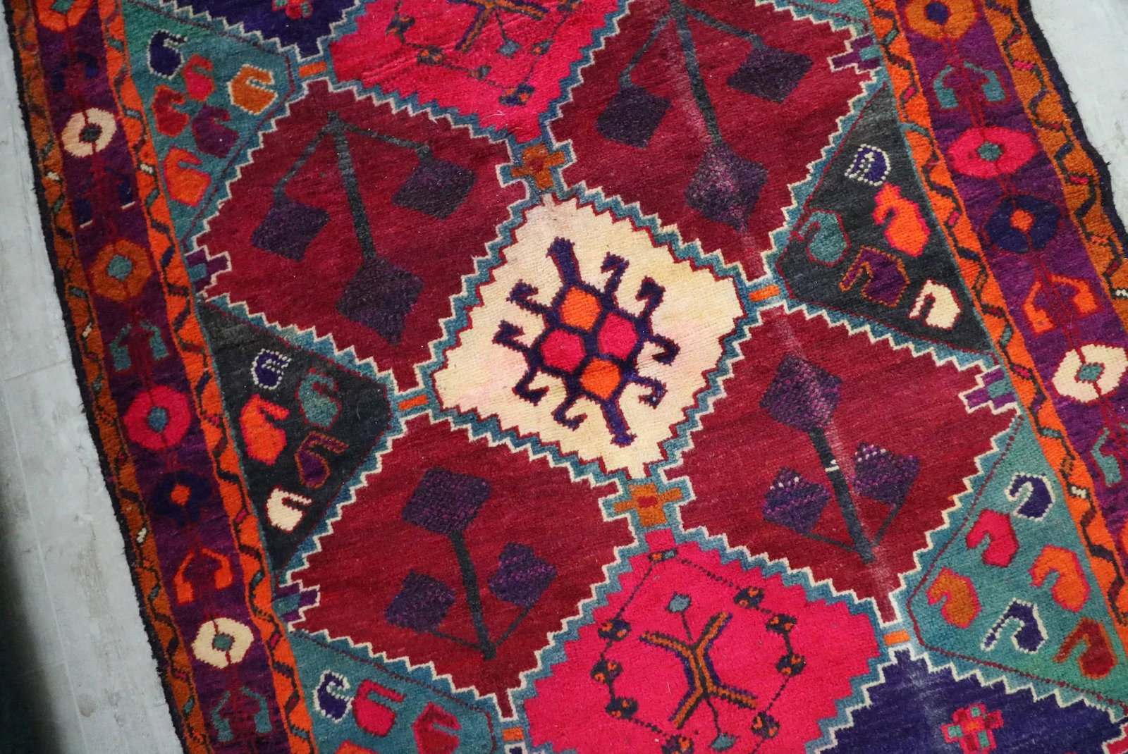 1940s Persian Rug - 4'9'' * 7'10'' - 3