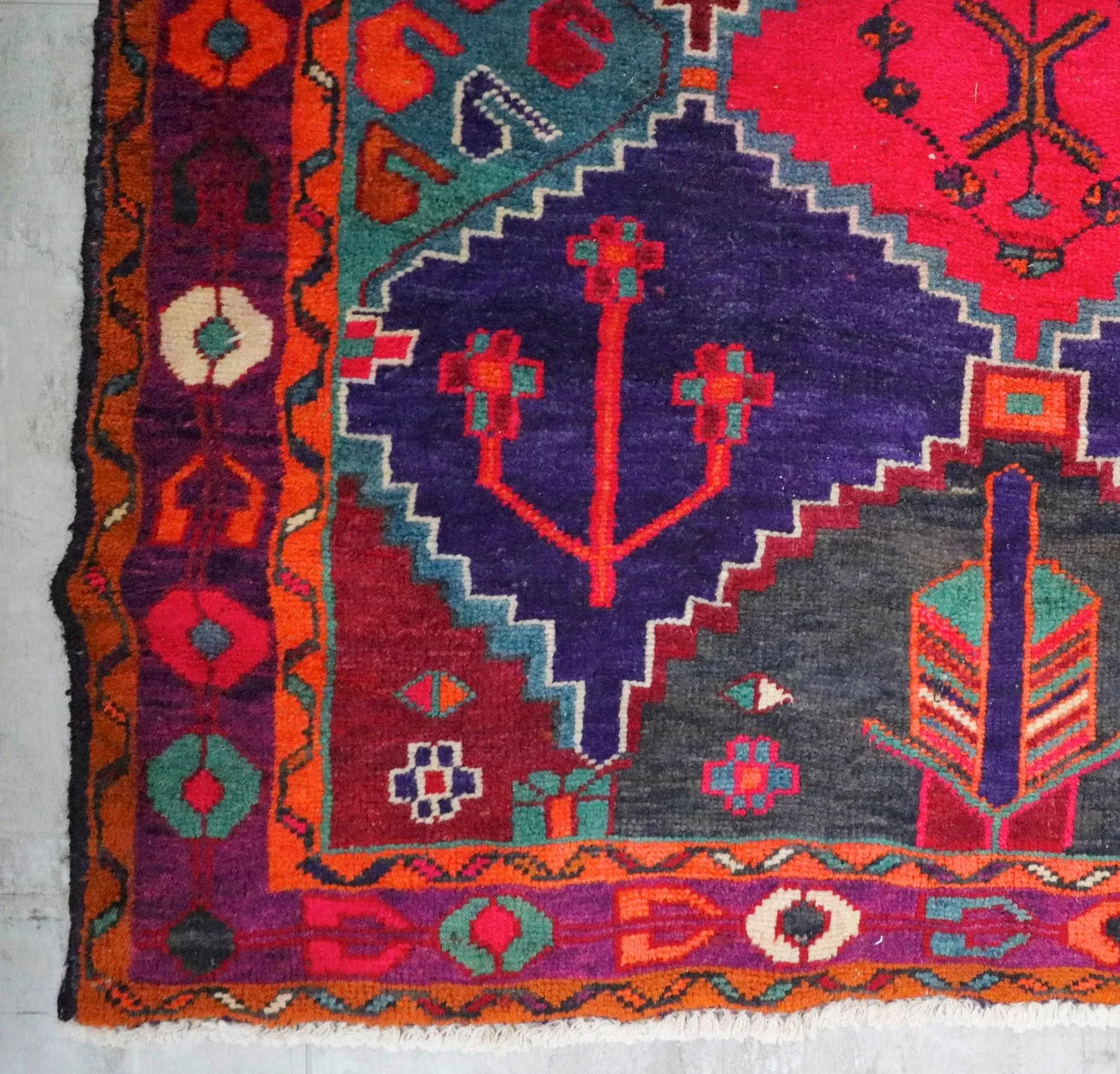 1940s Persian Rug - 4'9'' * 7'10'' - 4