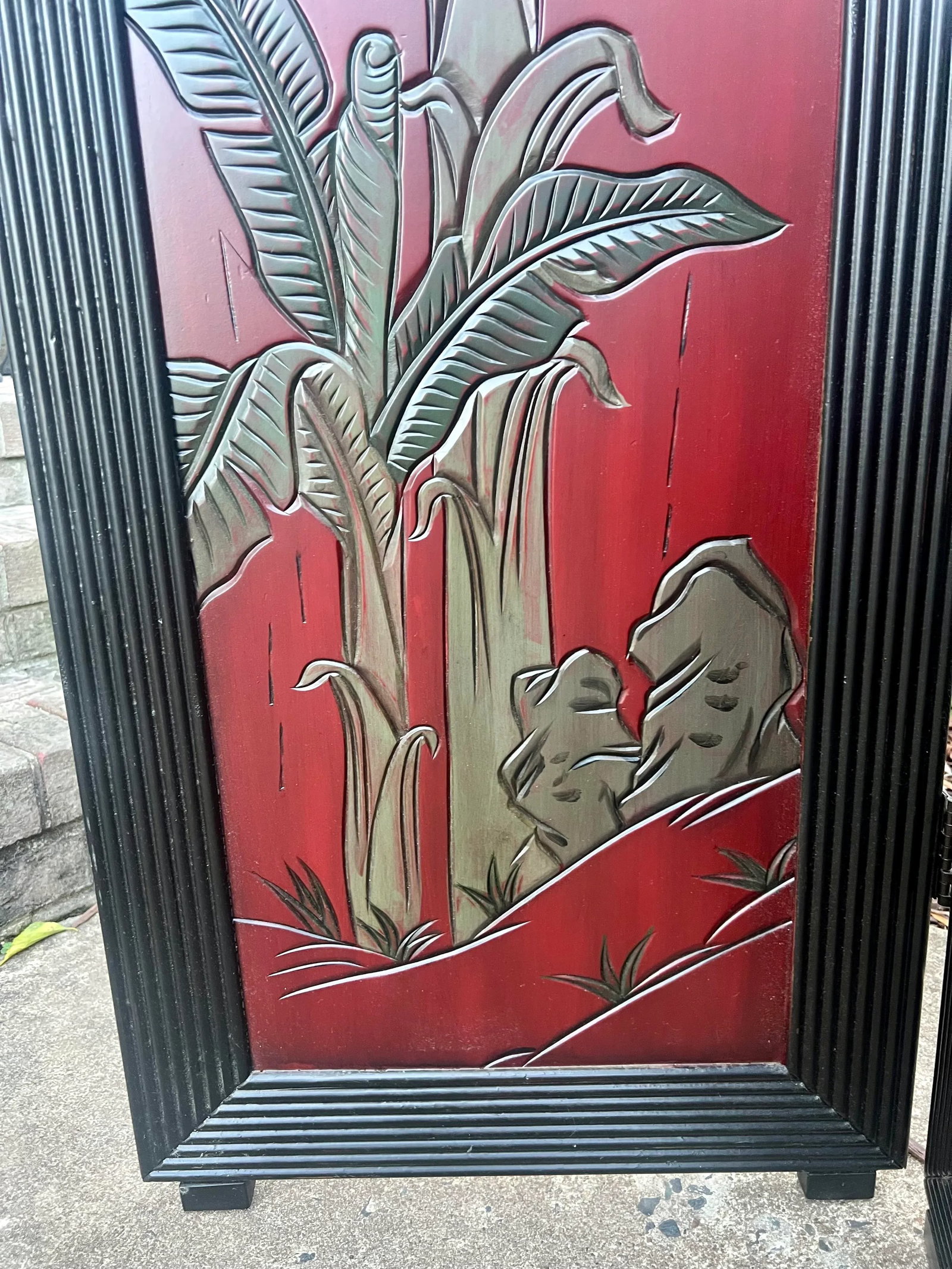Late 20th Century Three-Panel Asian Screen With Palm Leaf Accent Red on 1 Side Oak on Other - 3