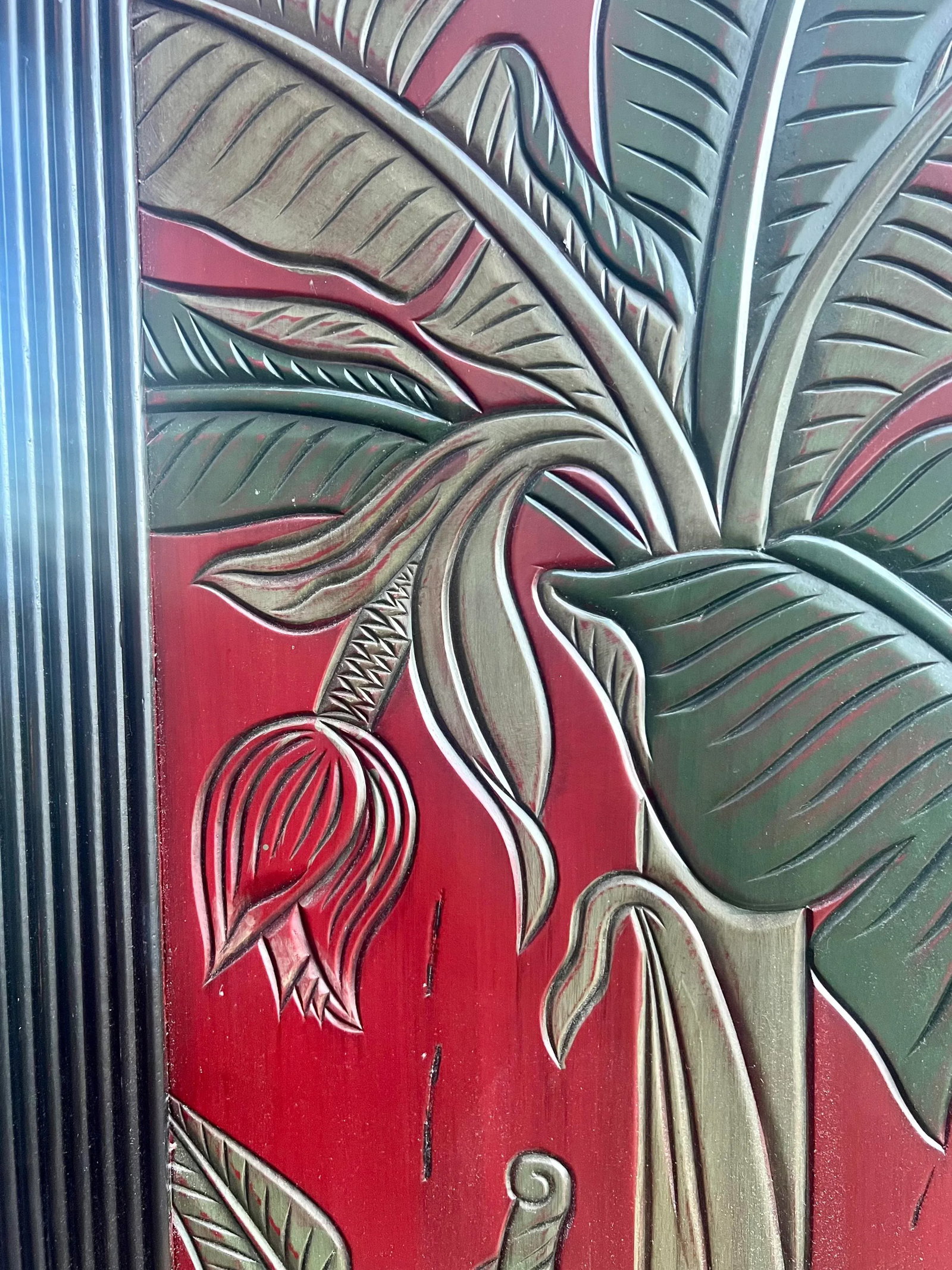 Late 20th Century Three-Panel Asian Screen With Palm Leaf Accent Red on 1 Side Oak on Other - 4