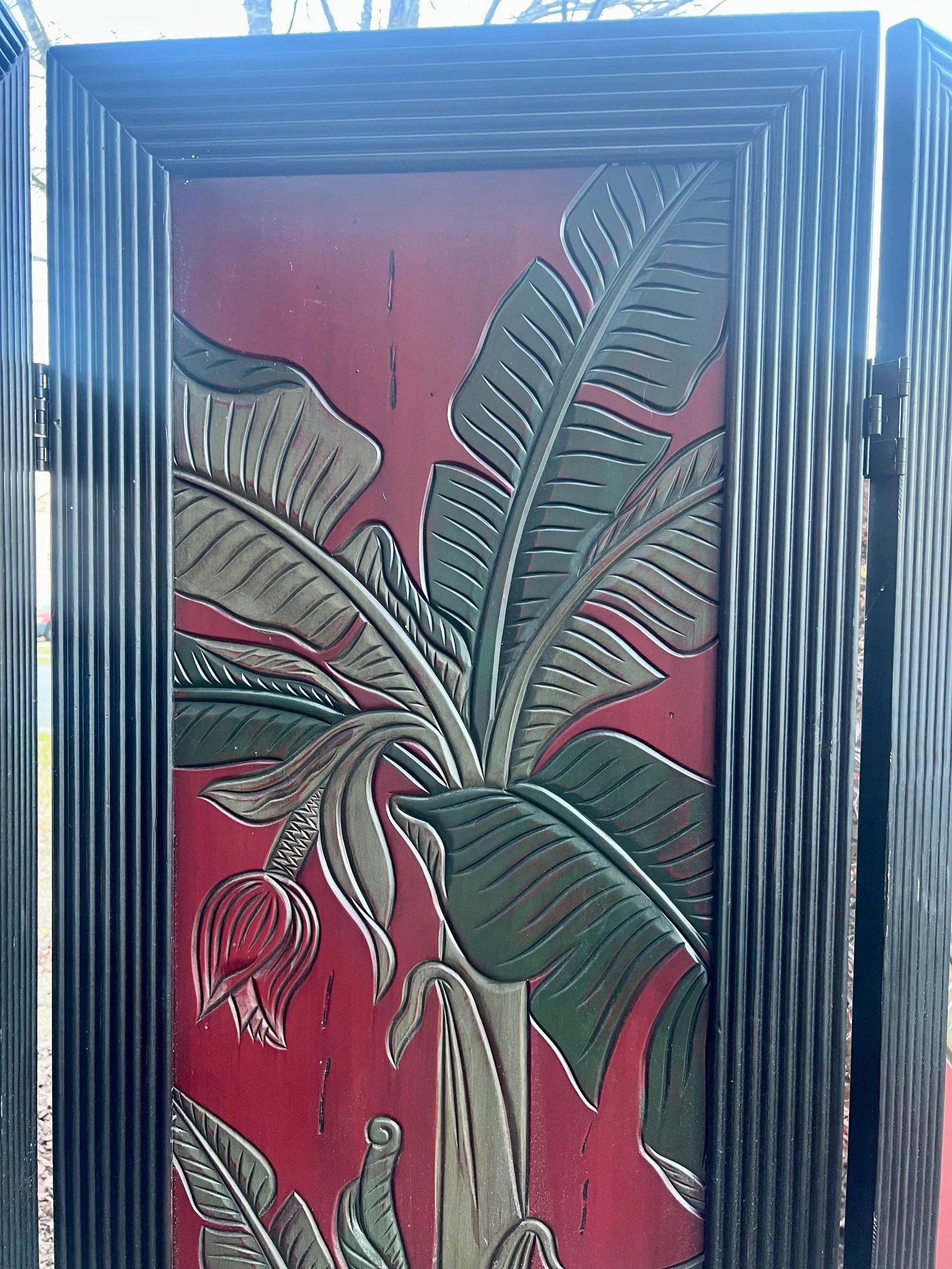 Late 20th Century Three-Panel Asian Screen With Palm Leaf Accent Red on 1 Side Oak on Other - 6