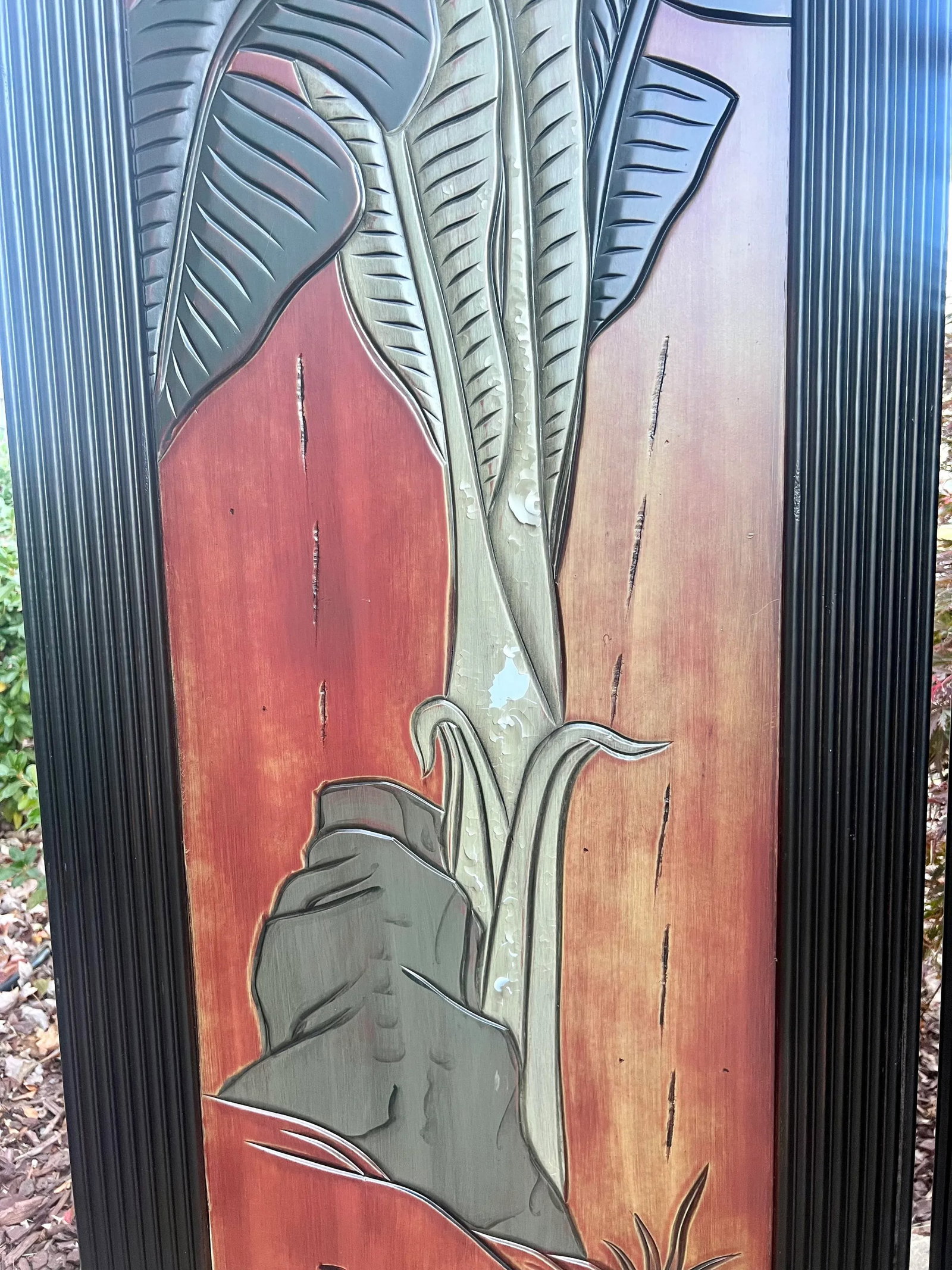 Late 20th Century Three-Panel Asian Screen With Palm Leaf Accent Red on 1 Side Oak on Other - 8