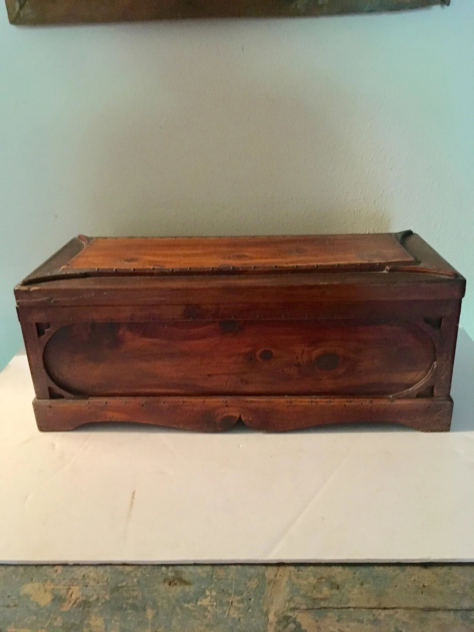 1940s Americana Mahogany Storage Box with Handles - 9