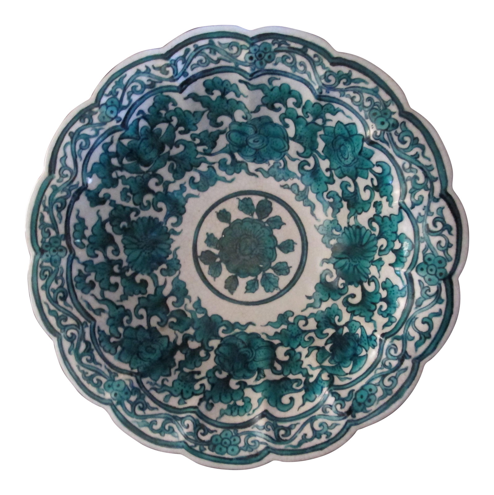 Vintage Chinese-Persian Influence Green Porcelain & Pottery Fluted, Scalloped, Decorative Bowl: This is a beautiful vintage bowl with a traditional design borrowed from China, reminiscent of Imari porcelain.. The colors are graphic in green and white and we love the green with black accents. The