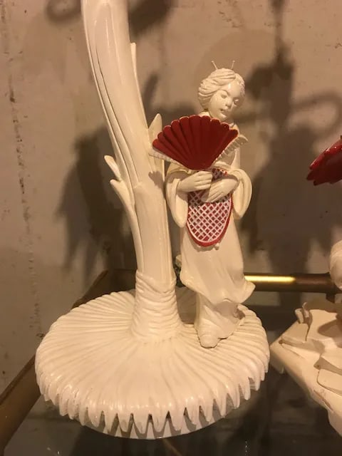 1960s Vintage Hollywood Regency Chinoiserie Style Lacquered Lamps - a Pair - 4