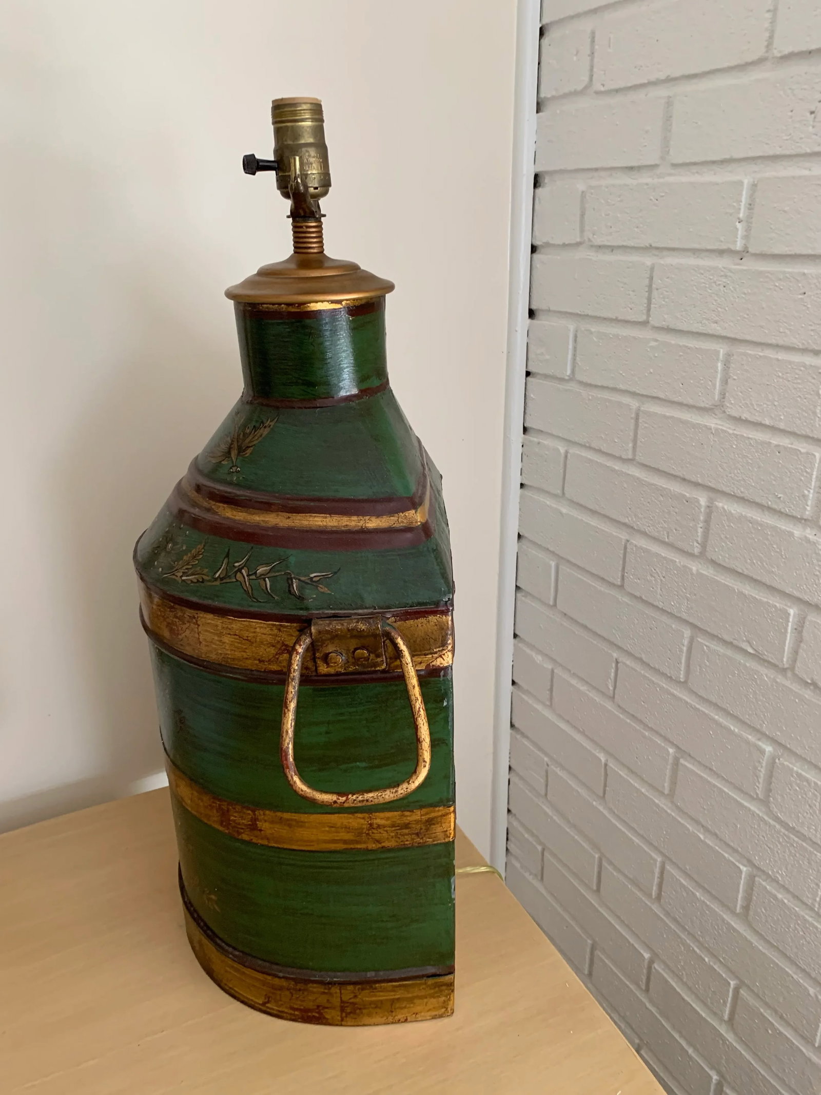 Vintage English Export Hand Painted Tole Table Lamp - 3