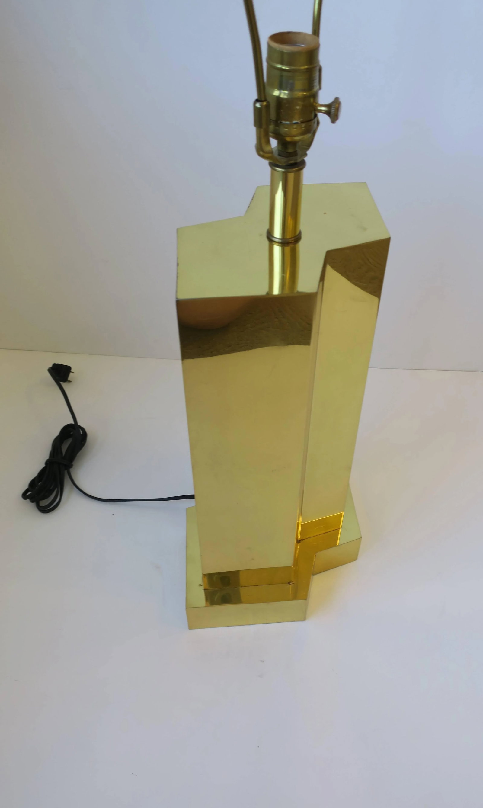 Modern Brass Table Lamp in the Style of Designer Paul Evans Ca. 1970s - 5