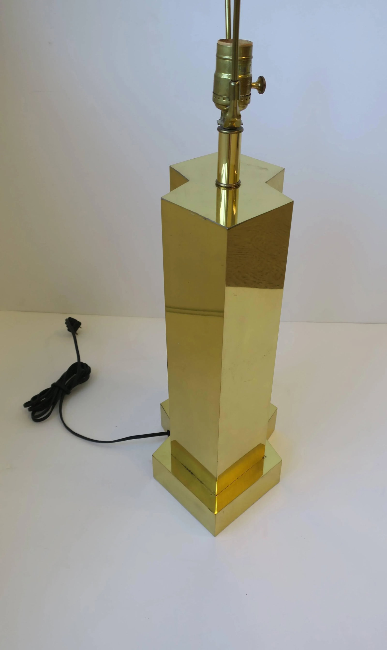 Modern Brass Table Lamp in the Style of Designer Paul Evans Ca. 1970s - 6