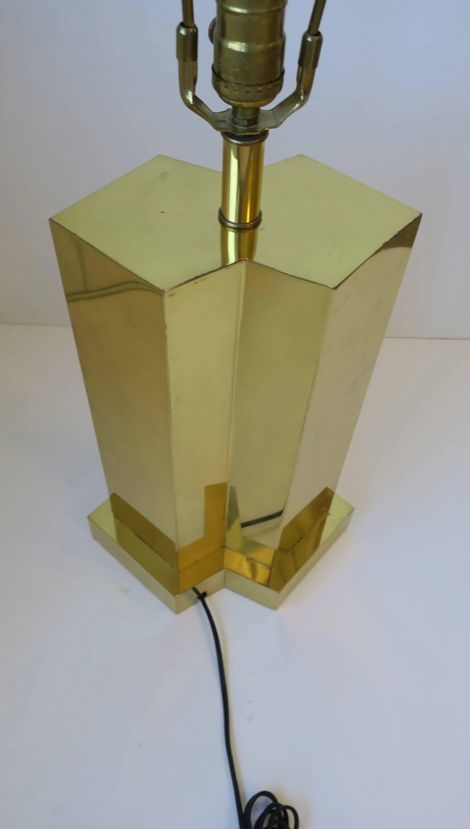 Modern Brass Table Lamp in the Style of Designer Paul Evans Ca. 1970s - 7