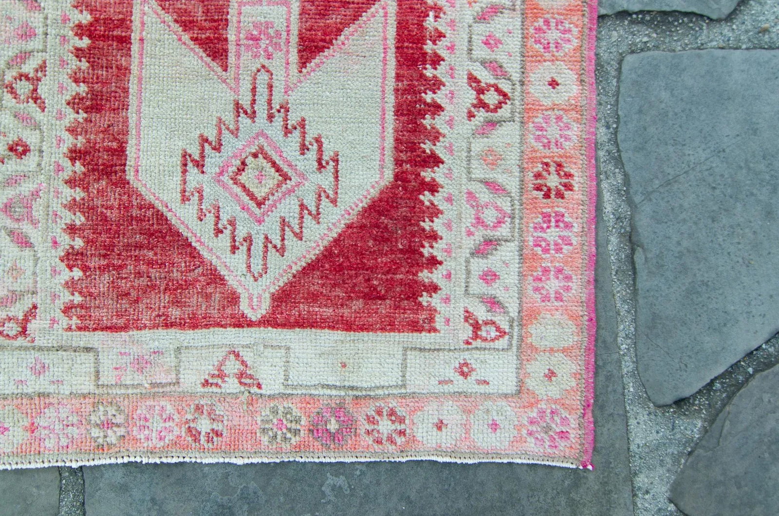 House of Seance - 1950s Vintage Oushak Arrows Distressed Ushak Long Hand-Knotted Runner - 2'9" X 10' - 6