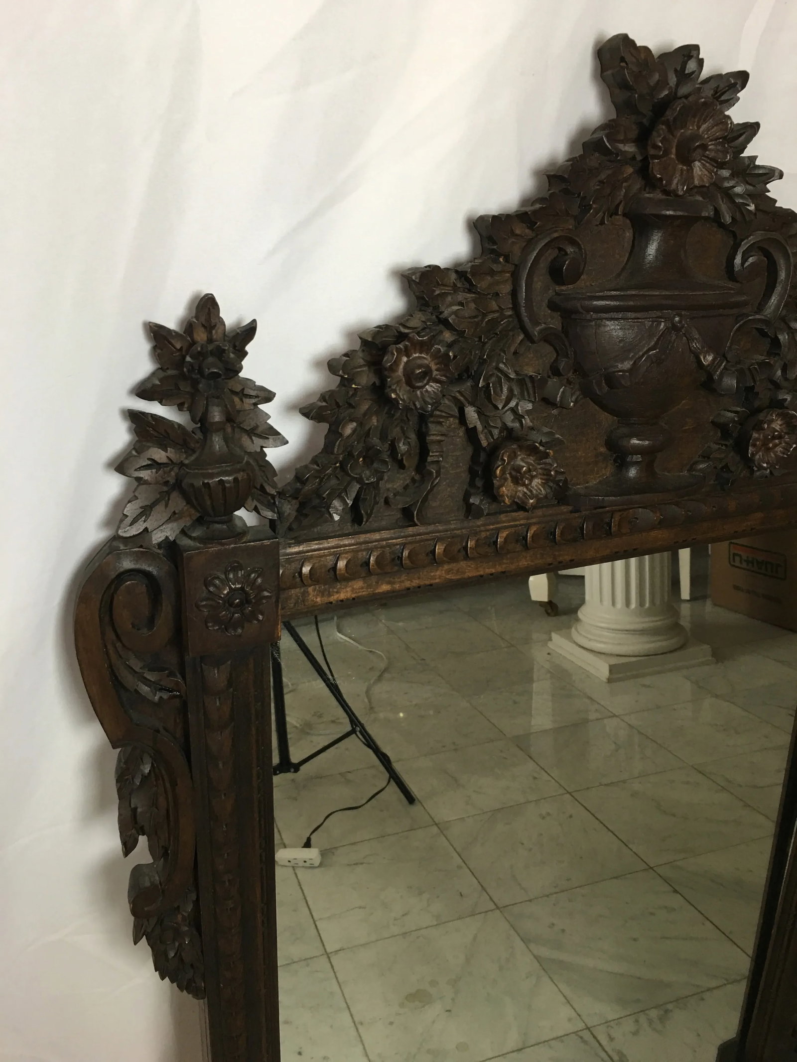 1960s LaBarge Italian Carved Wall Mirror - 7