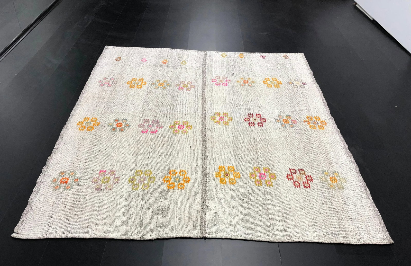 1960s Vintage Original Wool Turkish Anatolian Kilim Area Rug - 6'11'' * 8'3'' - 11