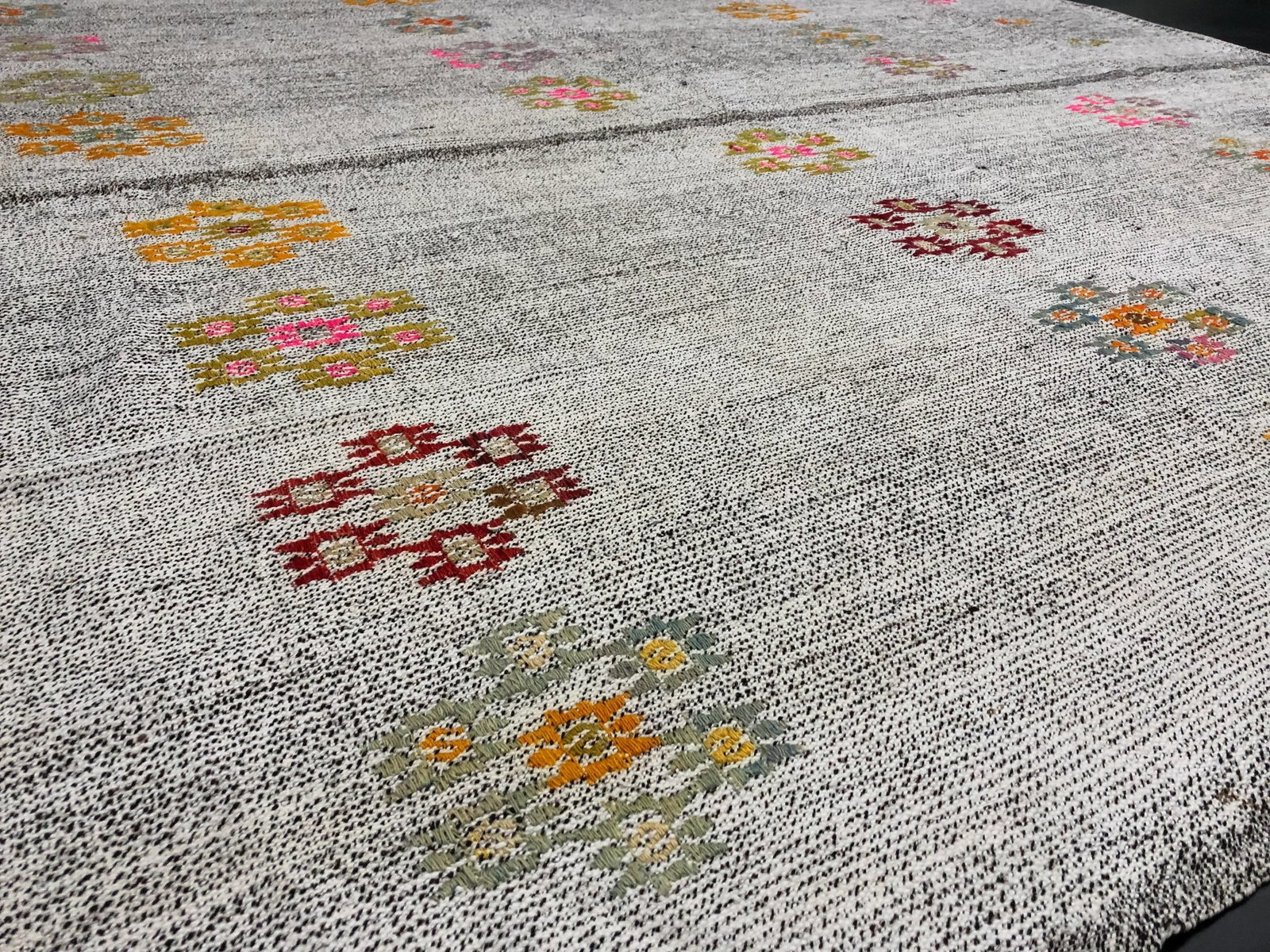 1960s Vintage Original Wool Turkish Anatolian Kilim Area Rug - 6'11'' * 8'3'' - 6