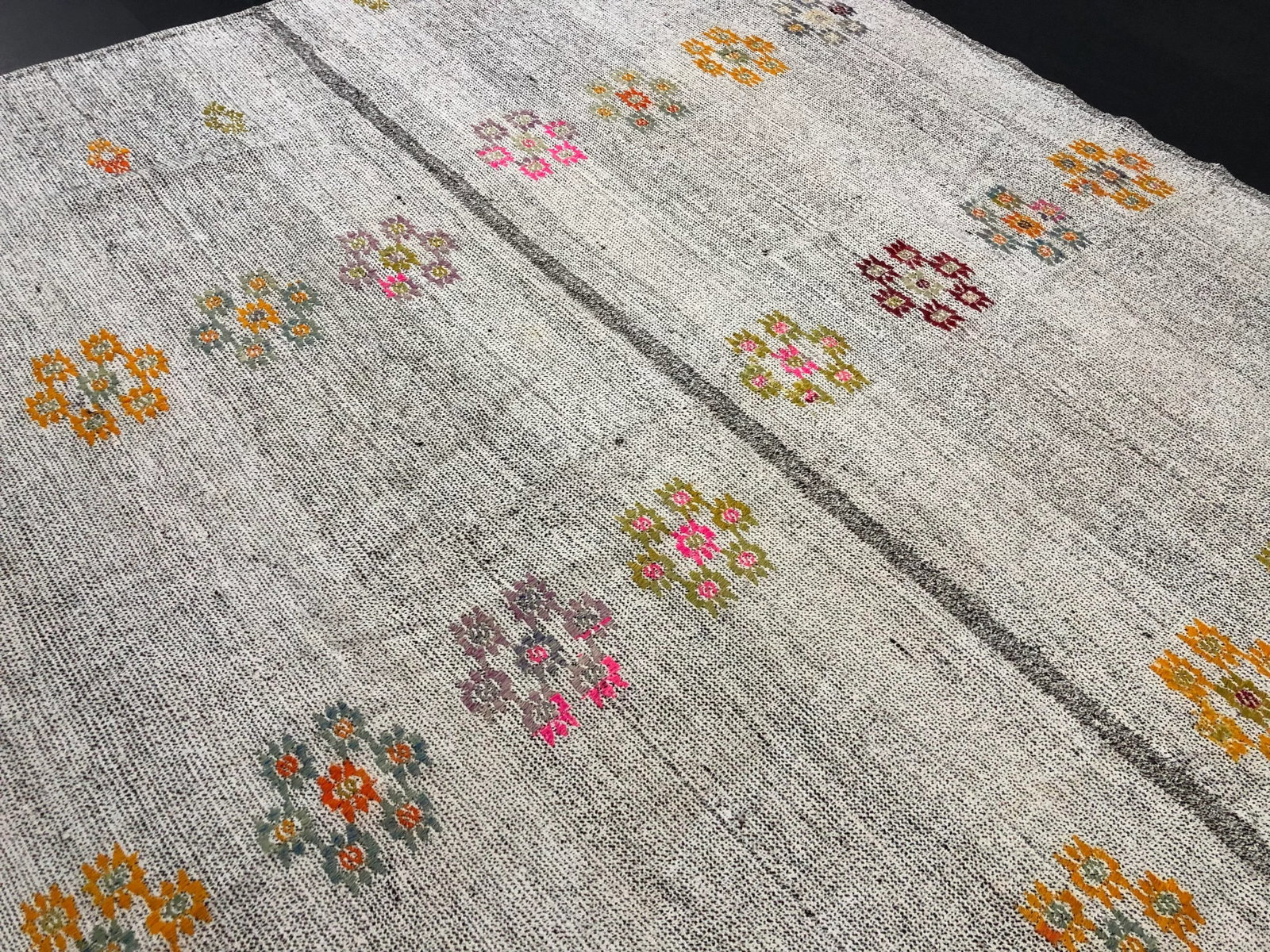 1960s Vintage Original Wool Turkish Anatolian Kilim Area Rug - 6'11'' * 8'3'' - 8